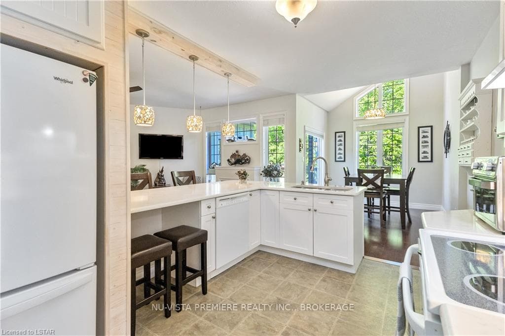 29 OAKWOOD LINKS Lane photo 16