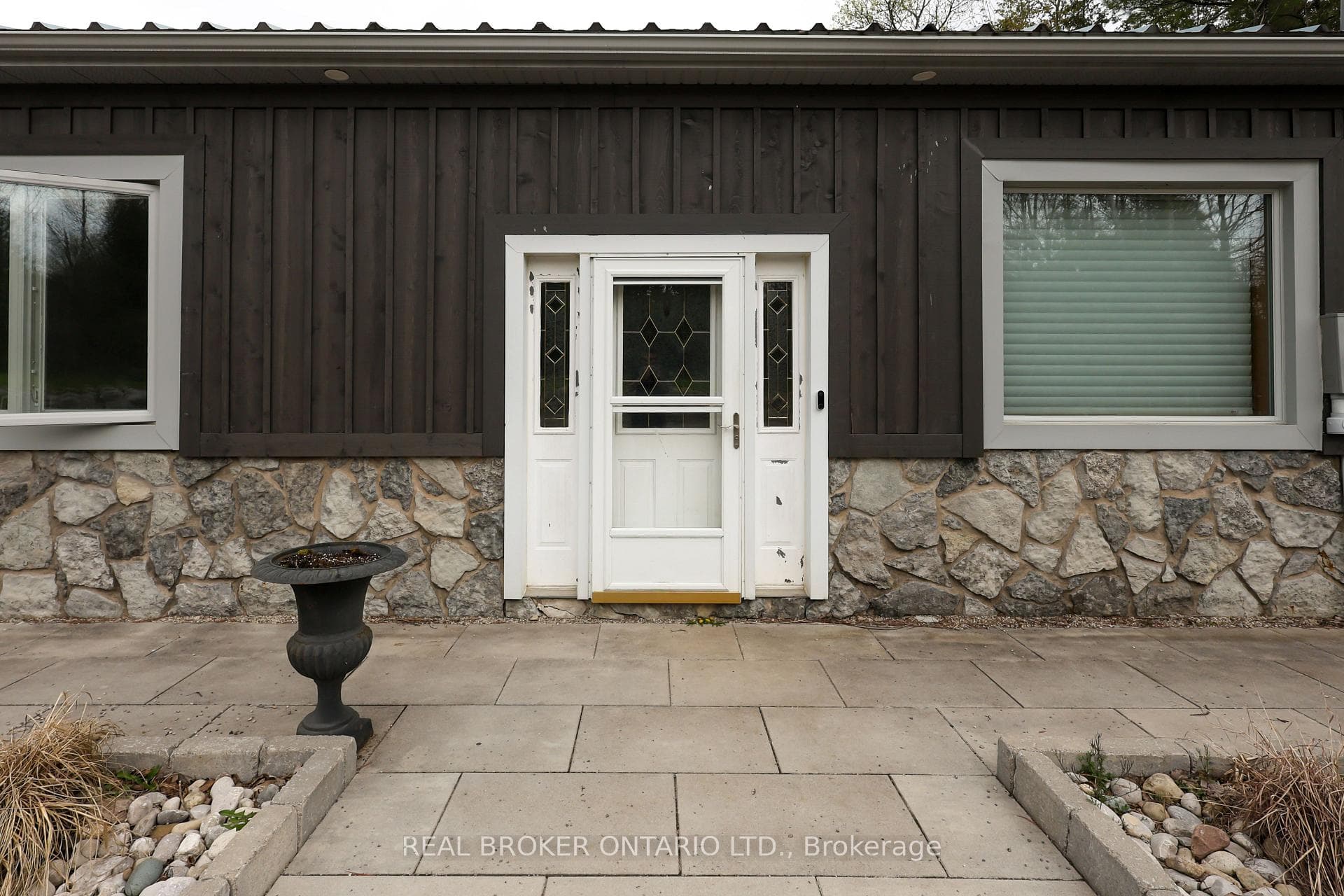 4589 WATSON Road photo 3