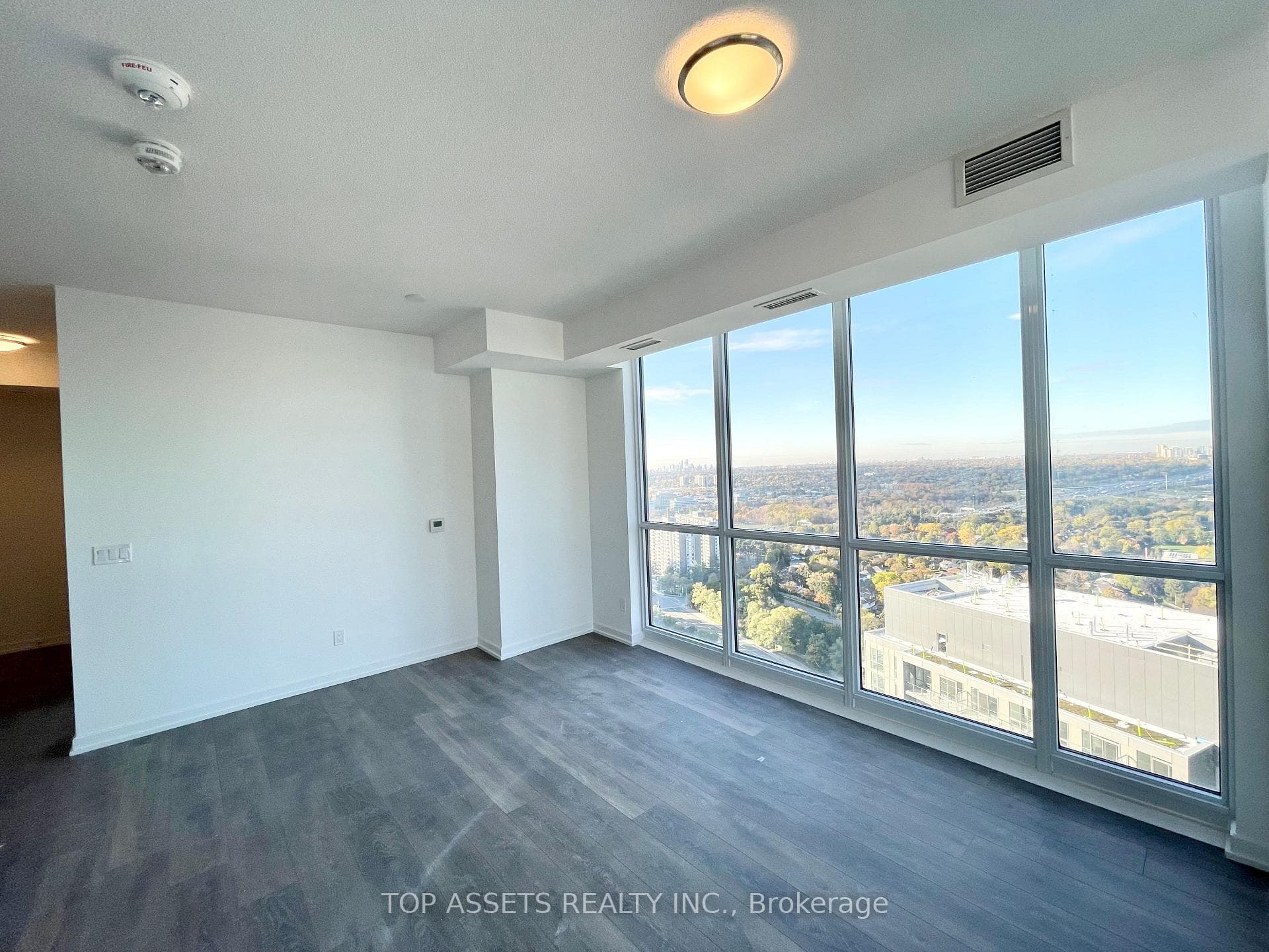 32 Forest Manor Road Unit 2102 photo 5