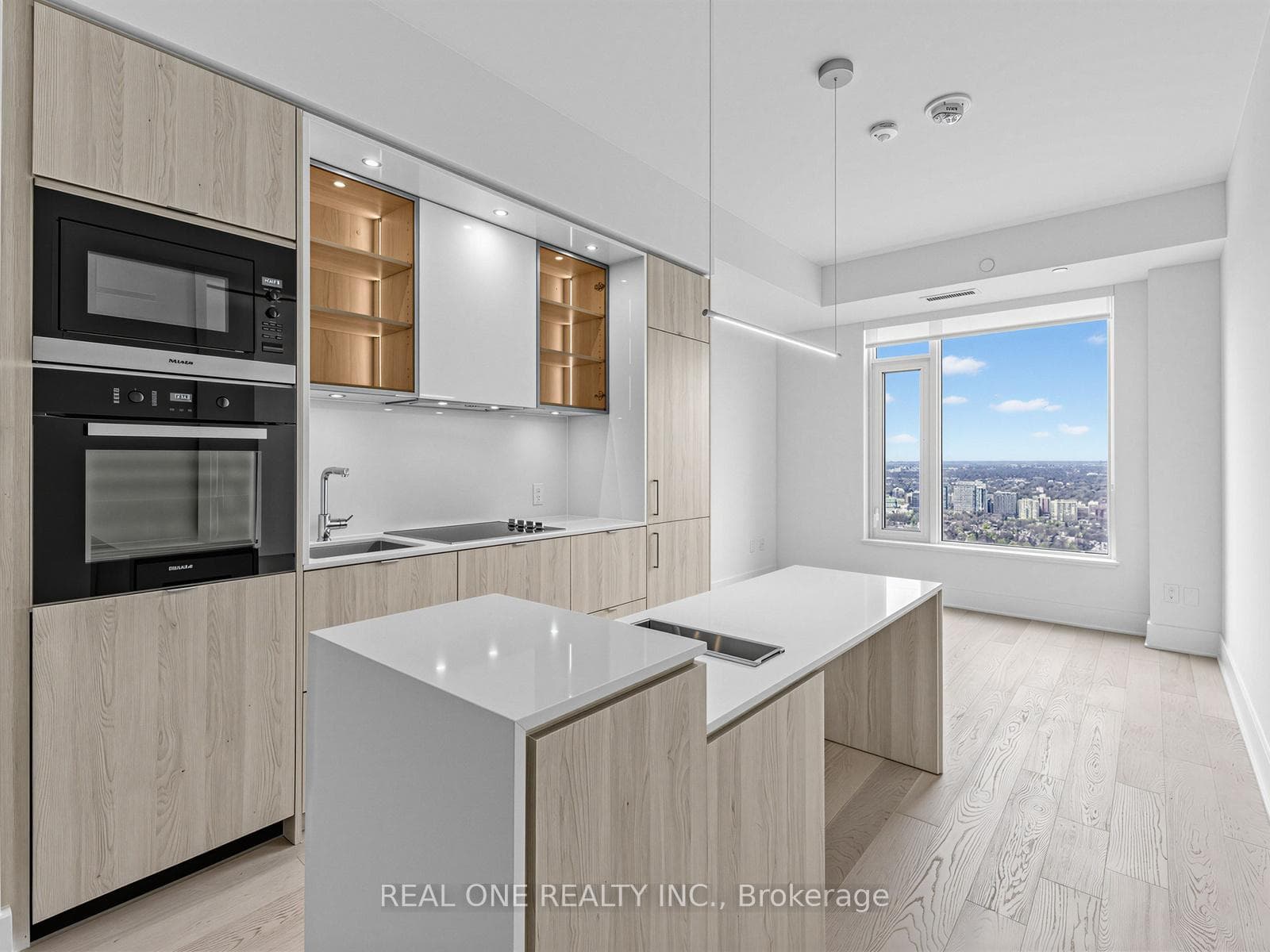 11 Yorkville Avenue Unit 5703 photo 9