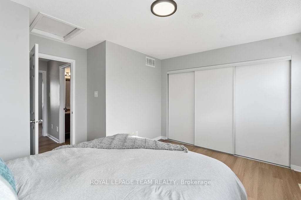 402 SADAR Private photo 40