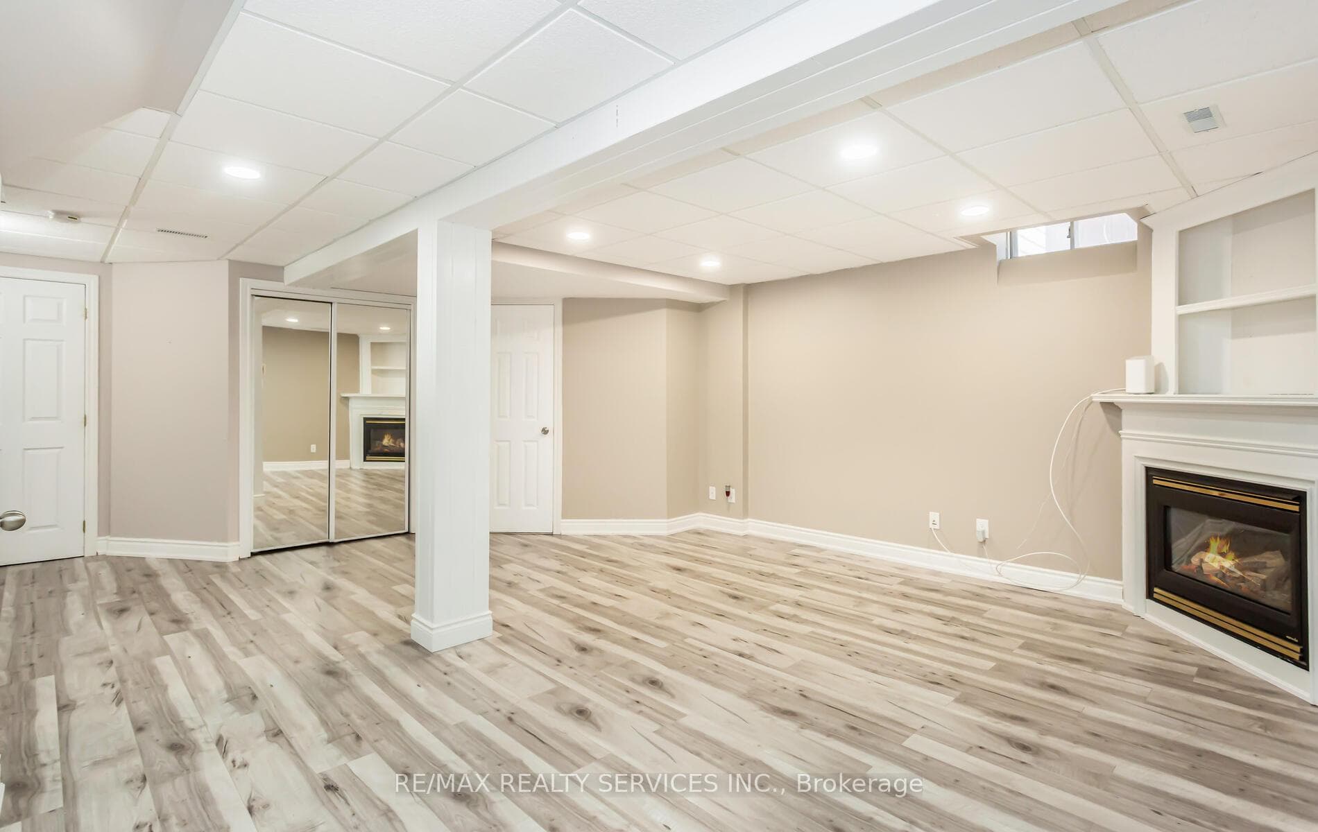 470 Burnett Avenue photo 30