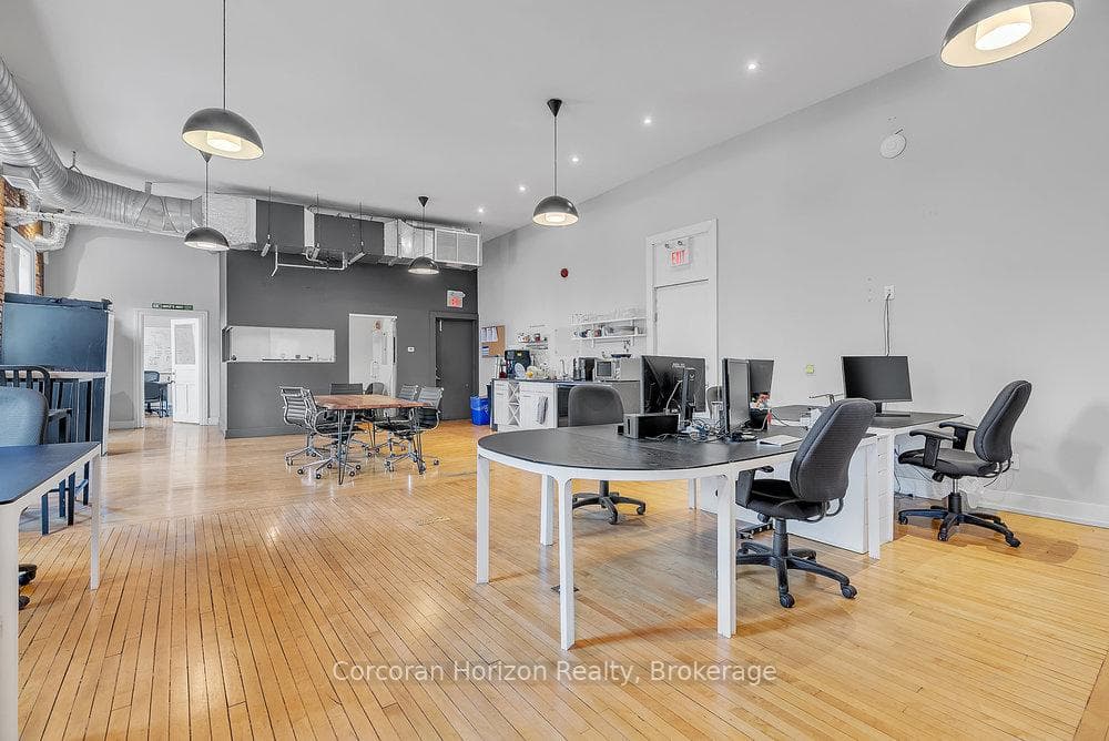 41 KING WILLIAM Street Unit 300 photo 15