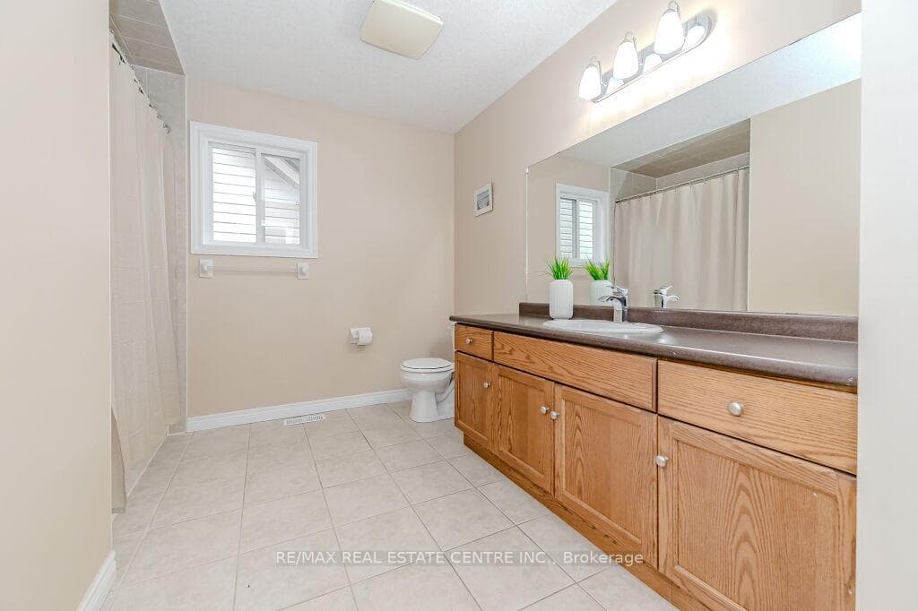 7 Henderson Drive photo 17