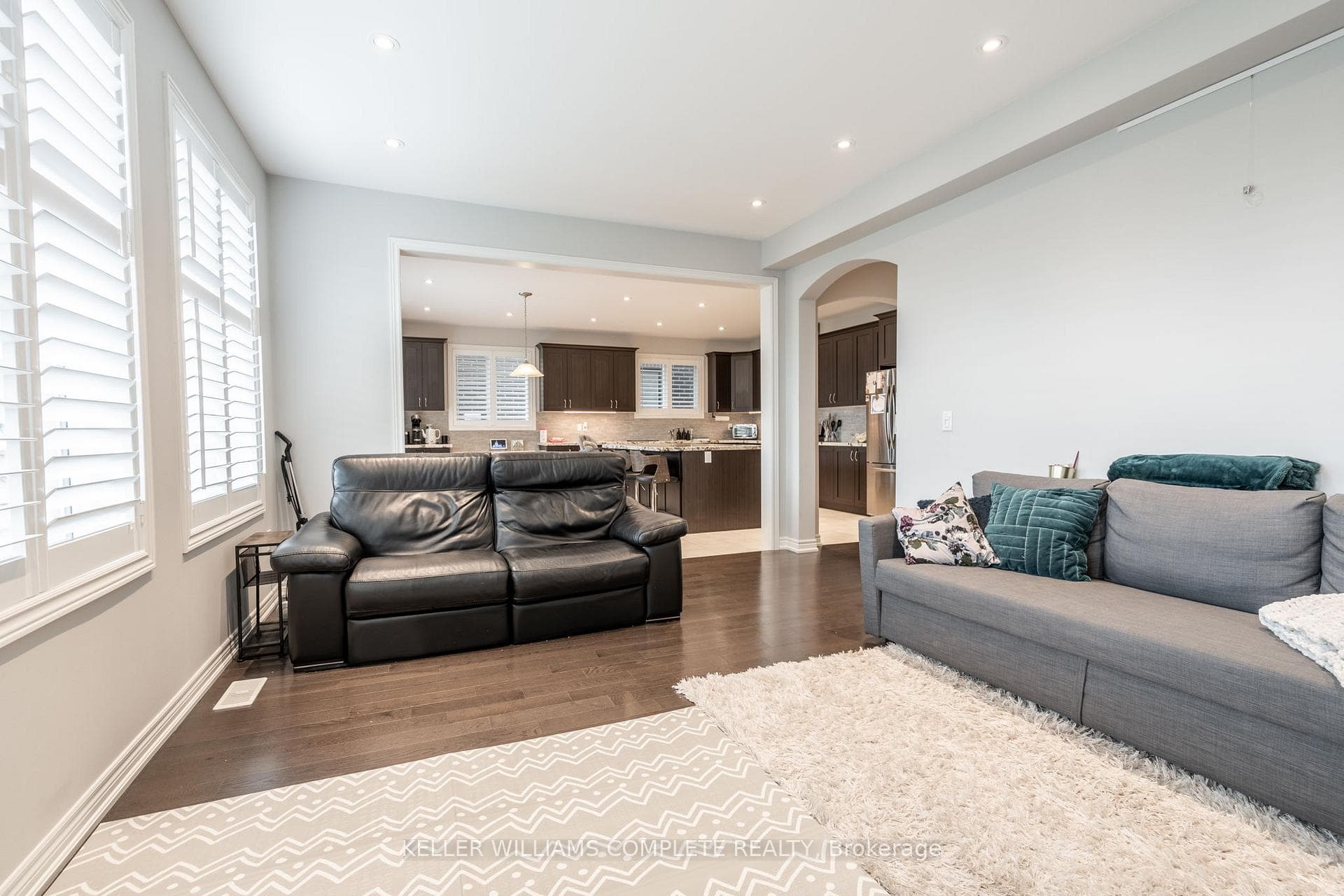 10 Robertson Road photo 9