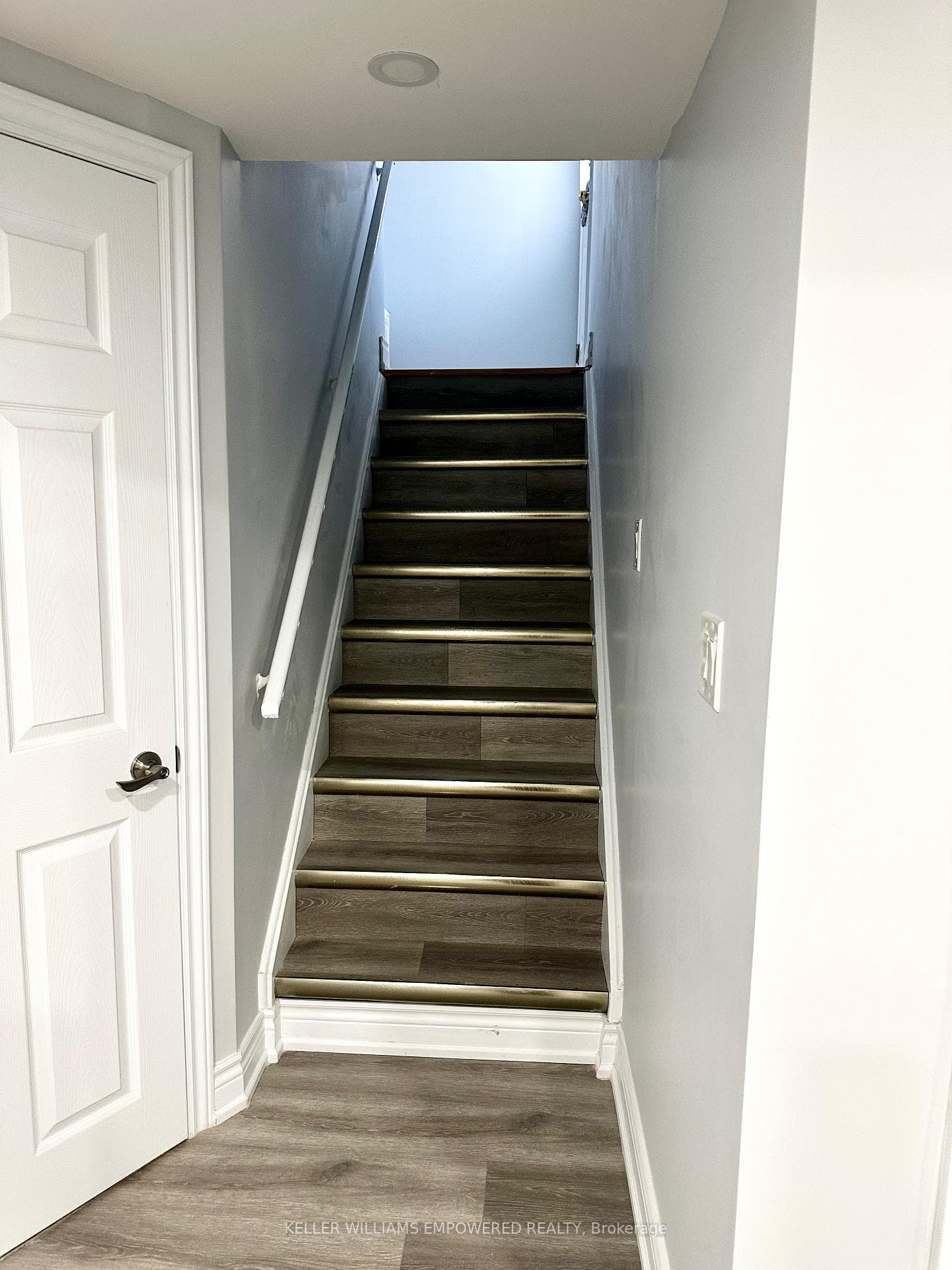 1 John Graham Court photo 3