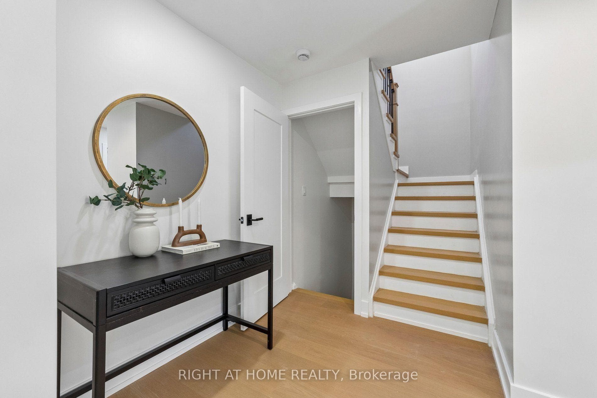 16 Ian Fleming Crescent photo 24