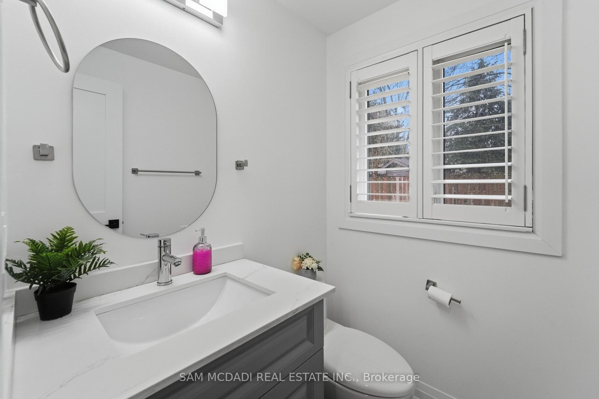 2290 Devon Road photo 12