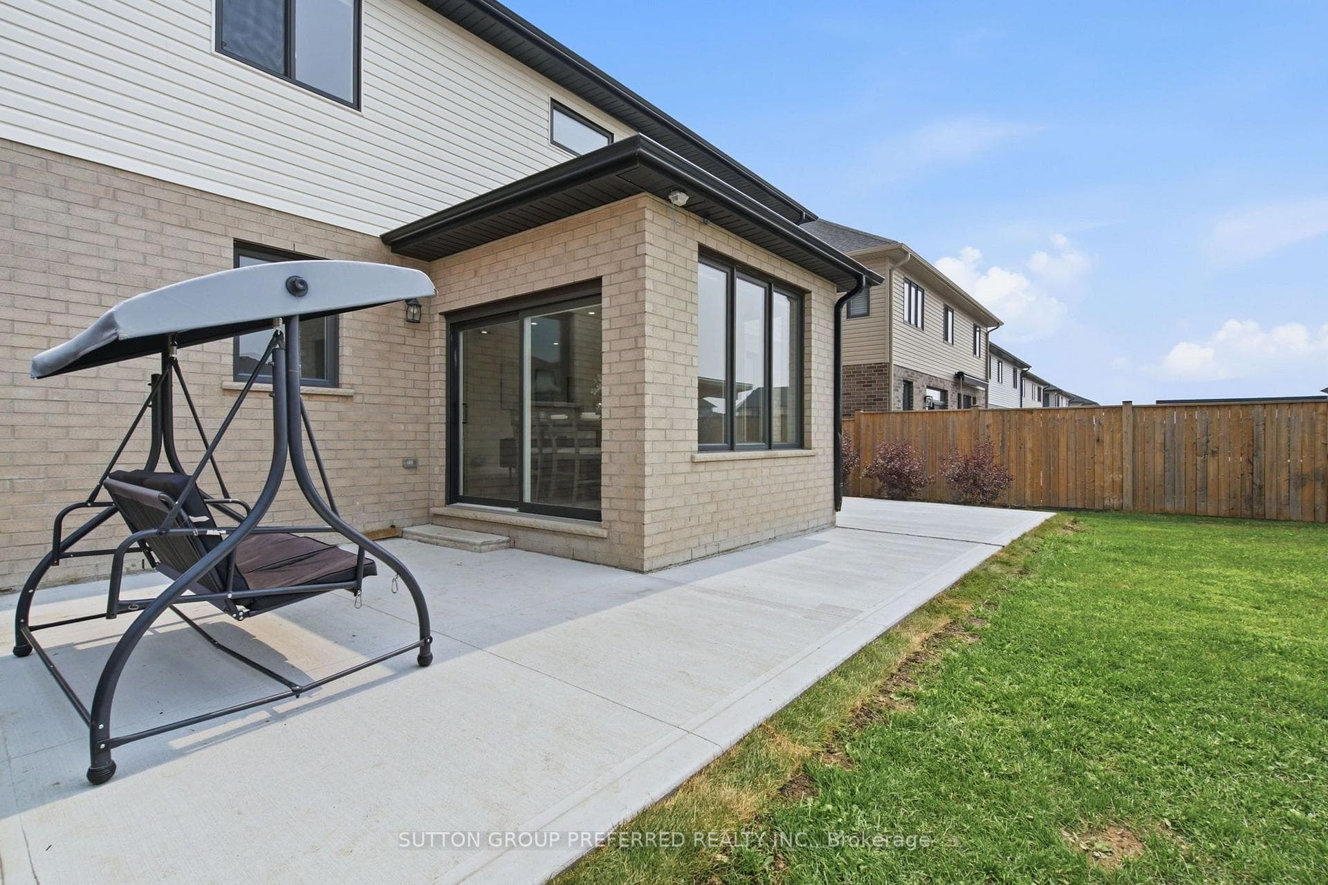 19 Kaiser Lane photo 38