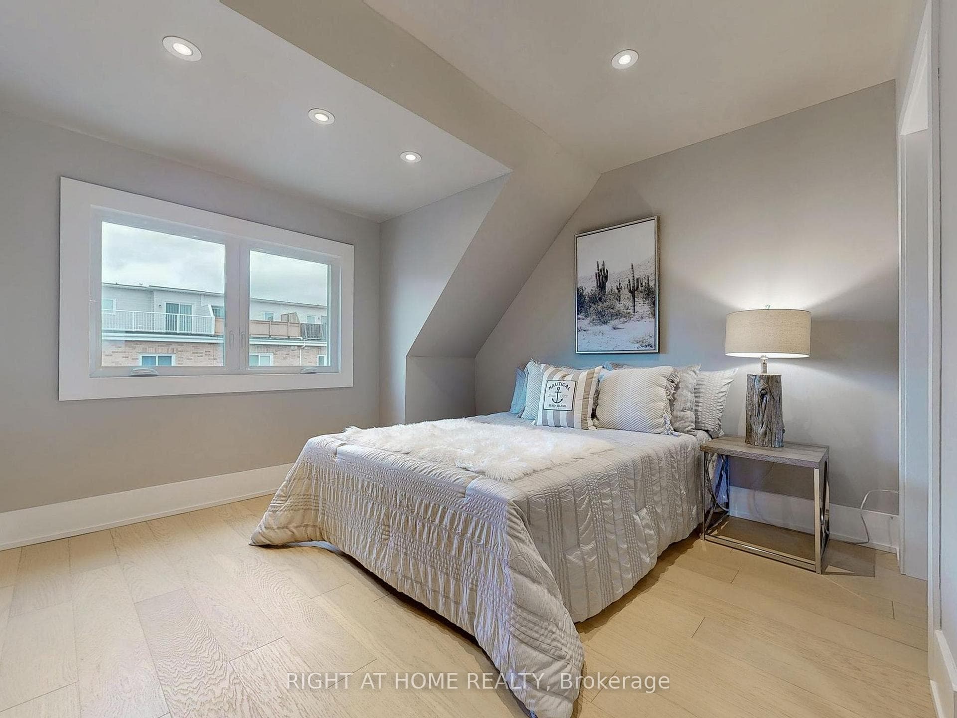 847 Gladstone Avenue photo 35