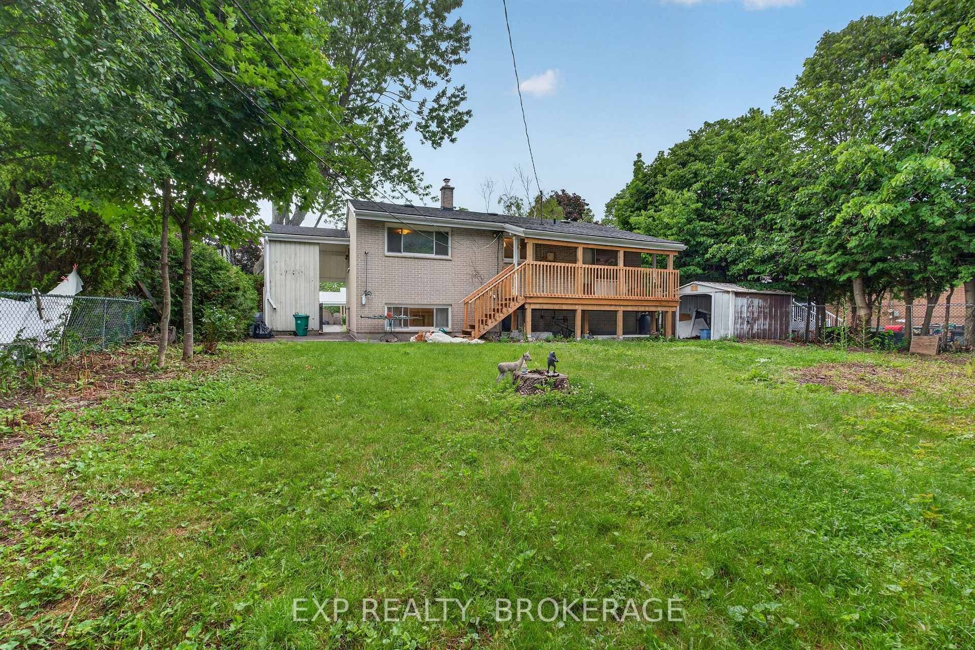 11 PEMBER Place photo 28