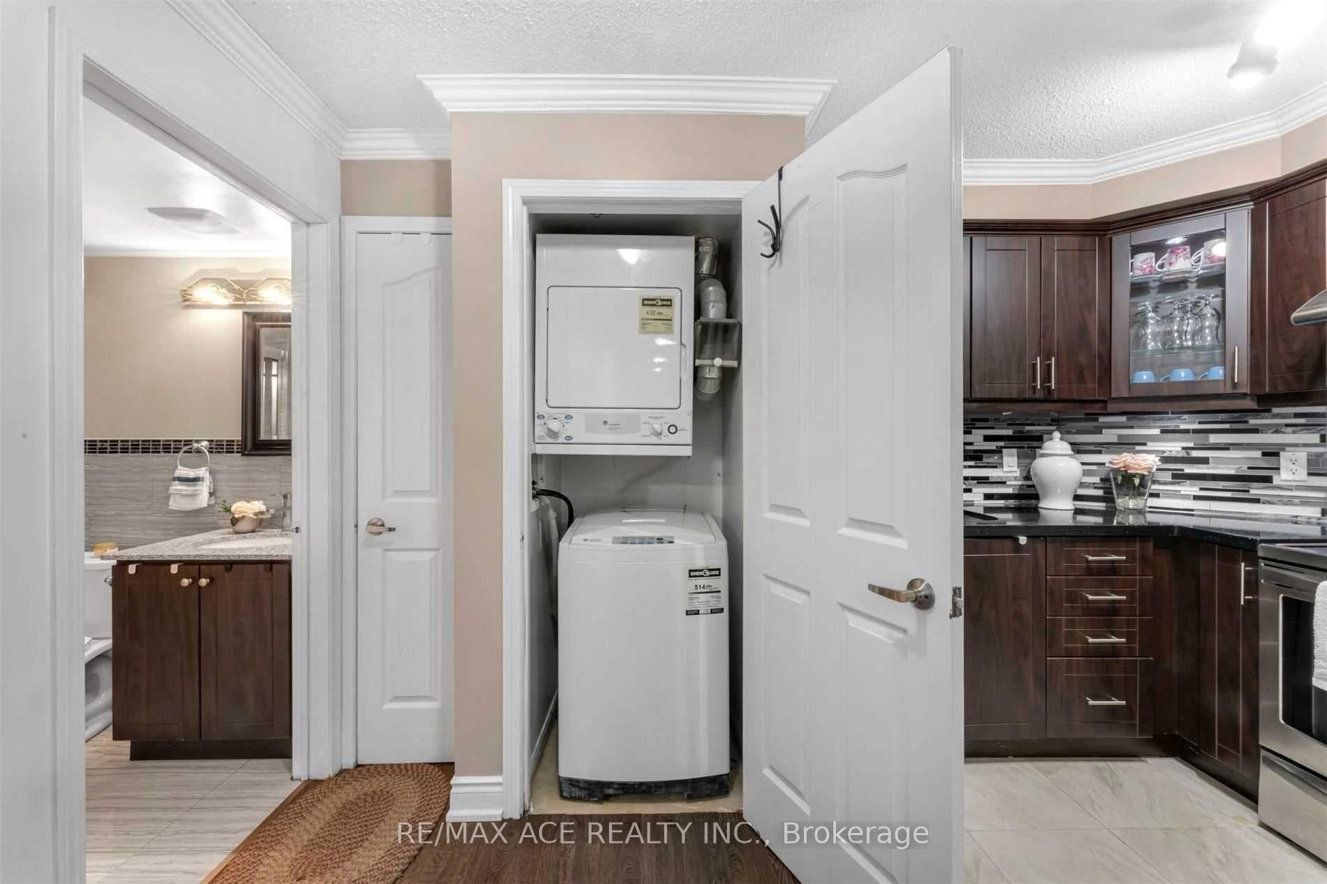 5225 Finch Avenue Unit 121 photo 11