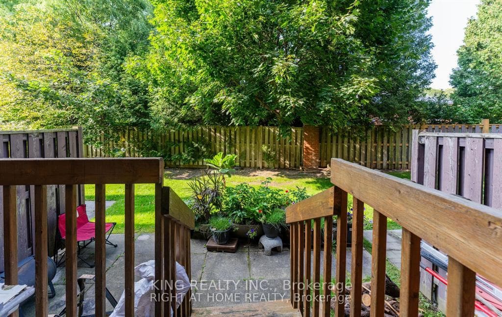 2472 eglinton Avenue Unit 19 photo 23