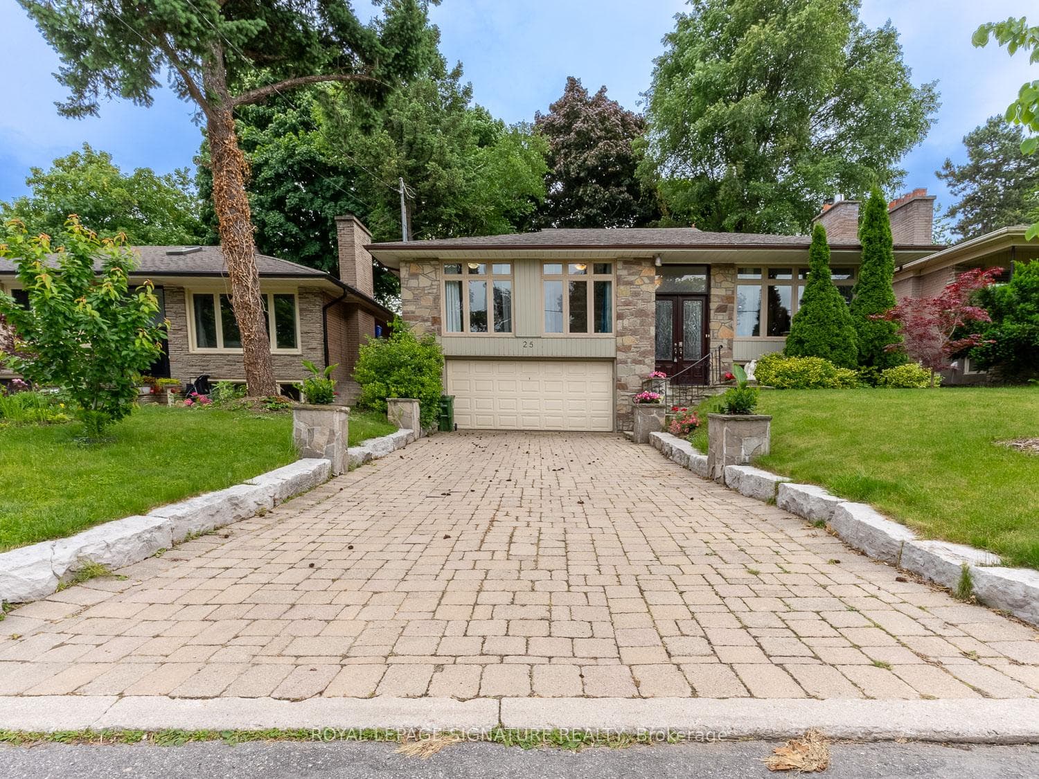 25 Burleigh Heights Drive photo 1