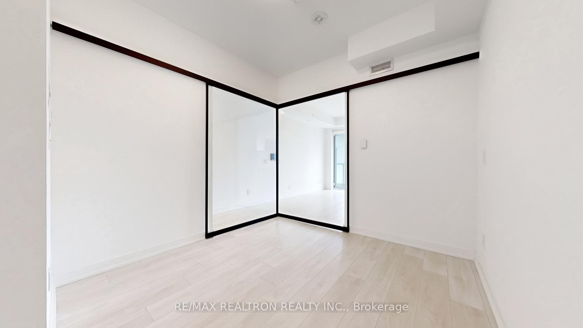 5 Defries Street Unit 603 photo 13