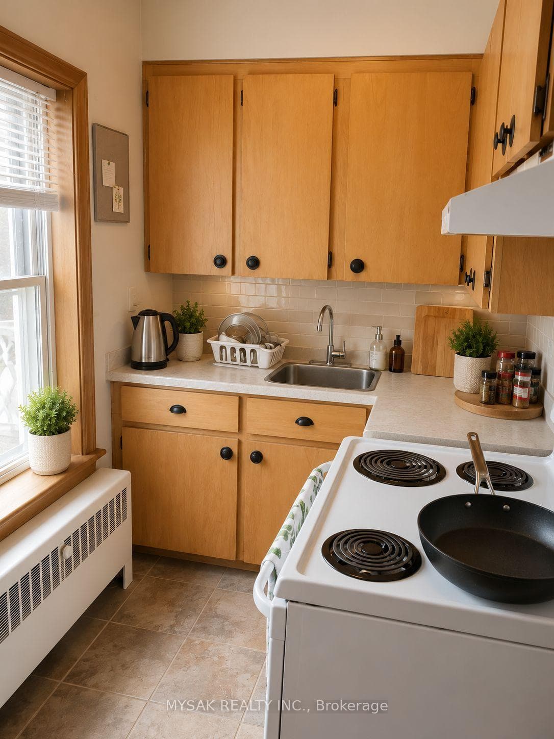 32-36 WELLAND Avenue photo 15