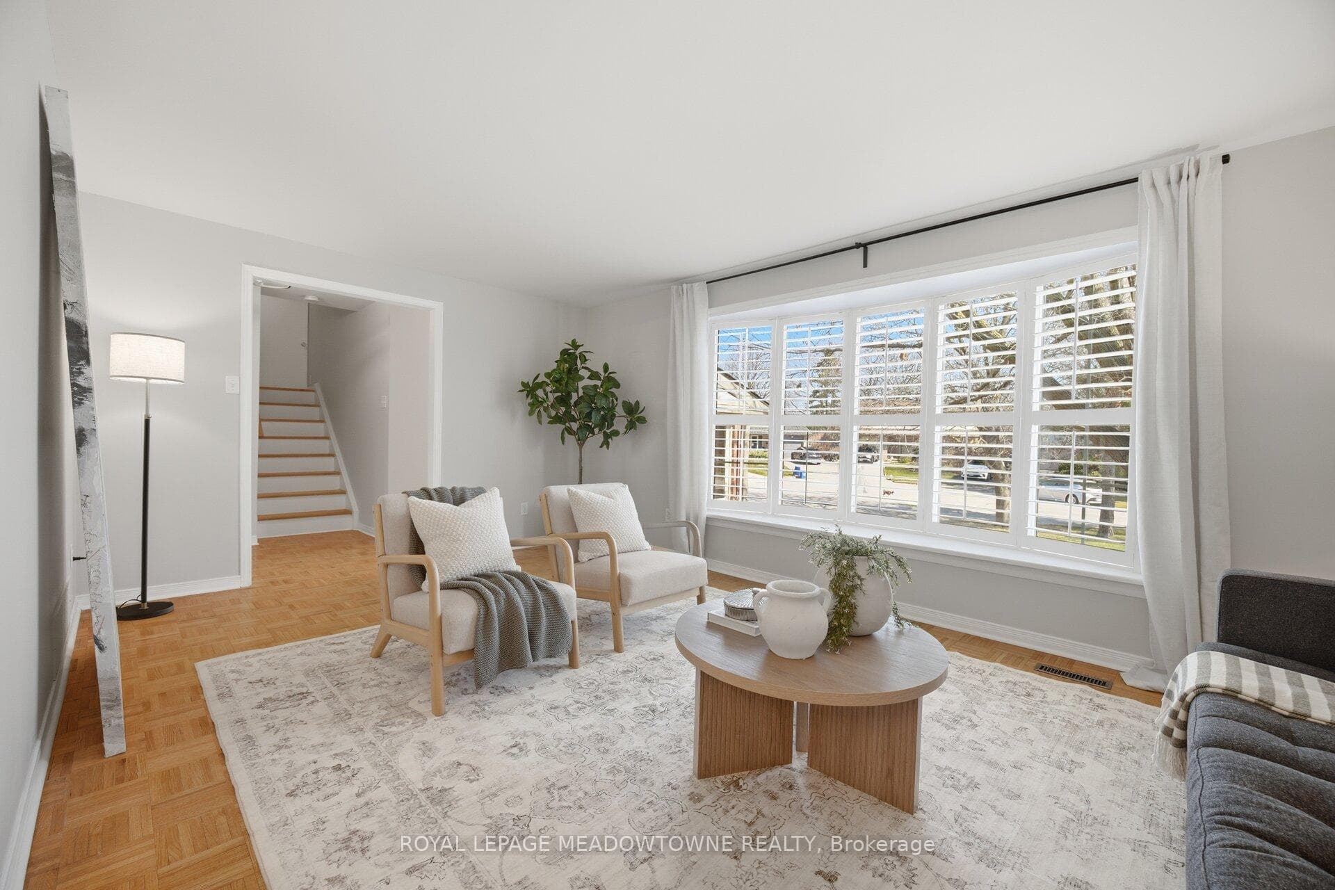 523 Trafalgar Court photo 8