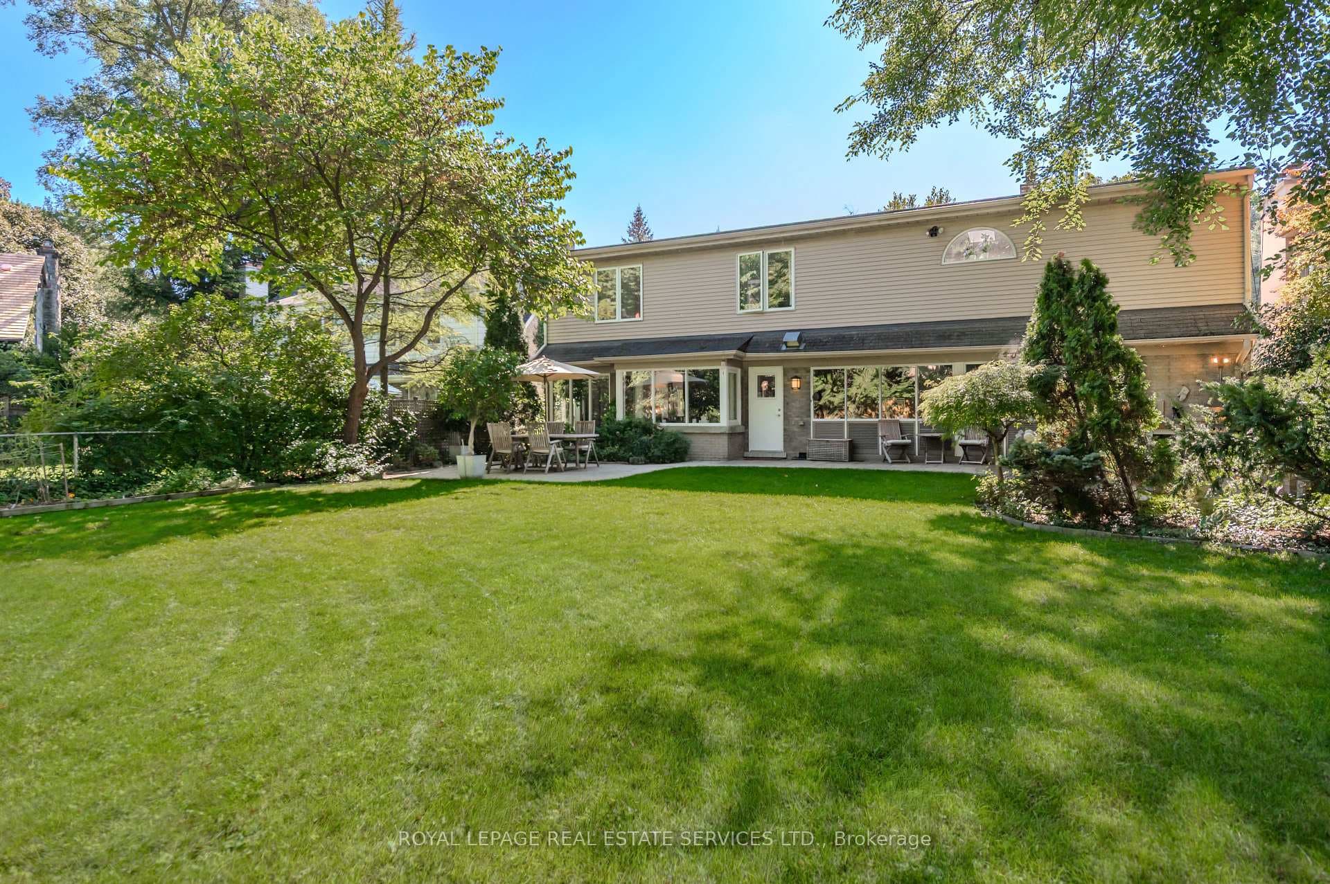 6 Ashley Park Road photo 48