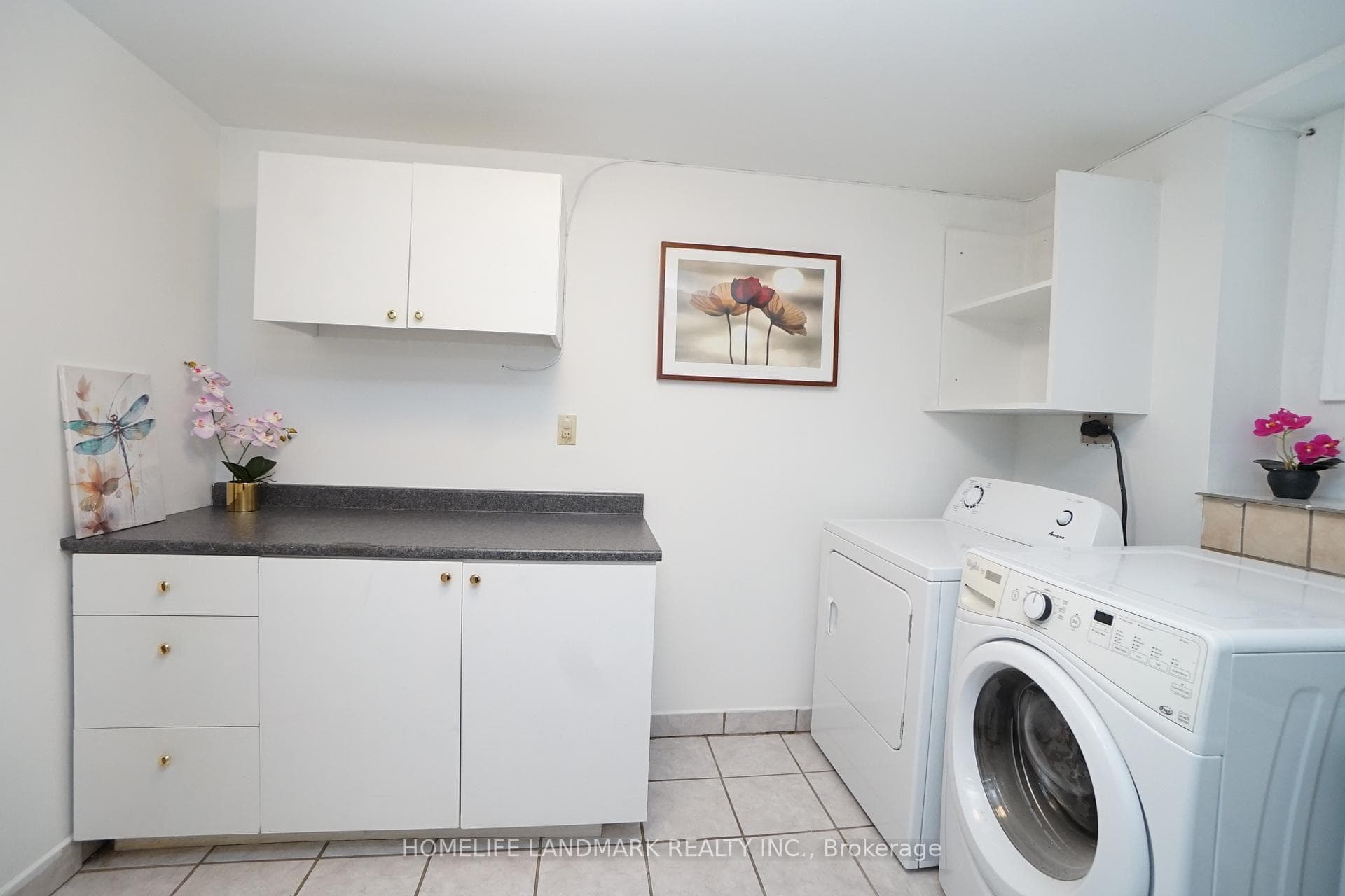 594 Queen Victoria Drive Unit Gound & Bsmt photo 30