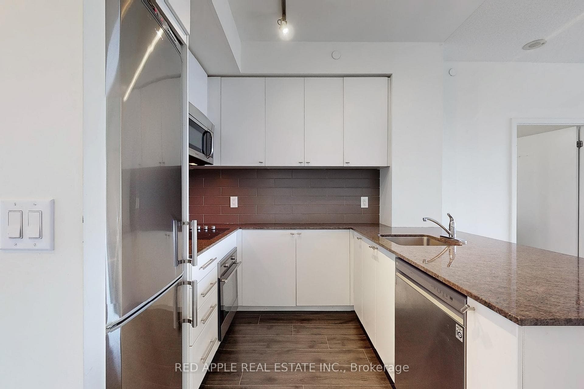 18 Rean Drive Unit 306 photo 7