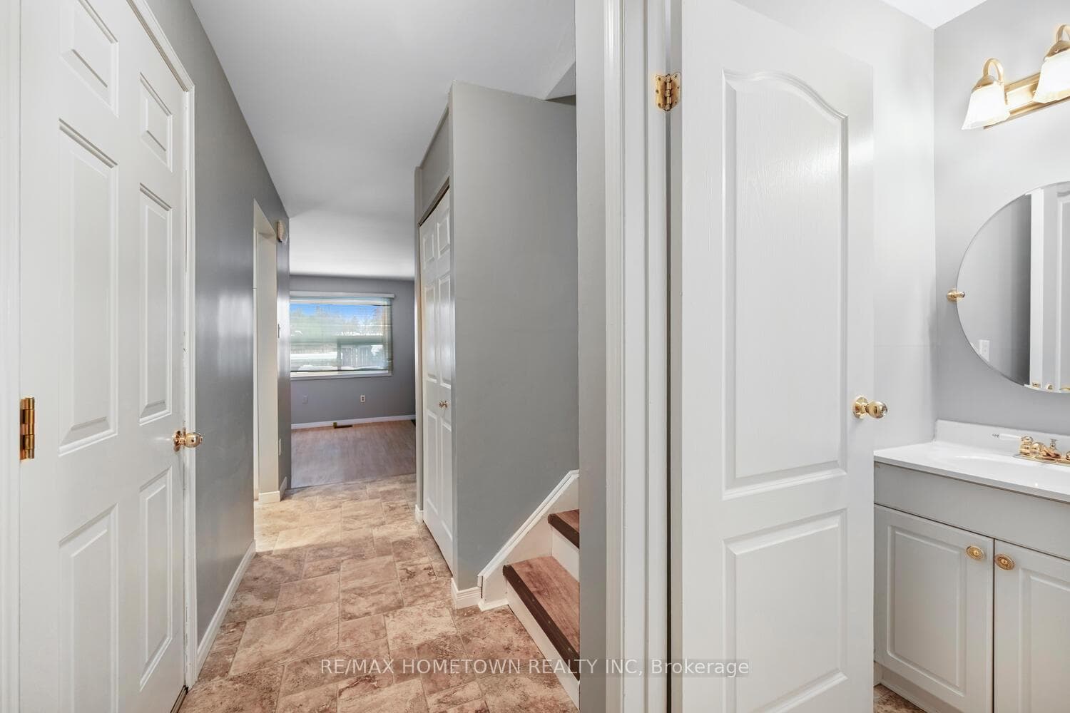 27 Aldershot Avenue Unit 9 photo 6