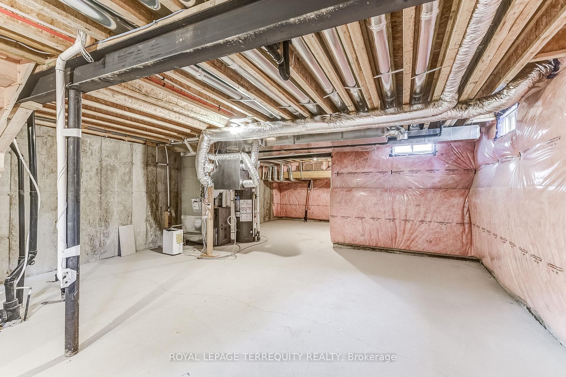 313 Coronation Road photo 34