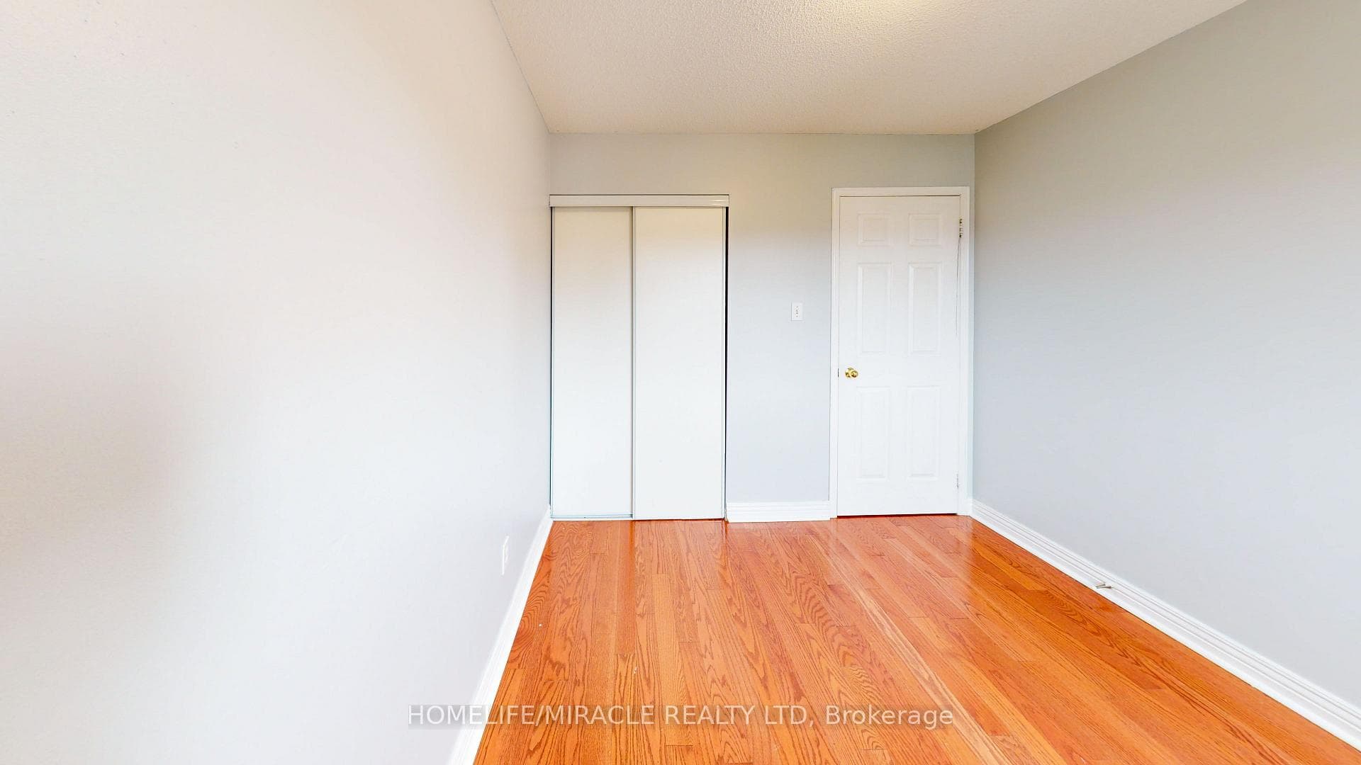 36 Mannel Crescent photo 16