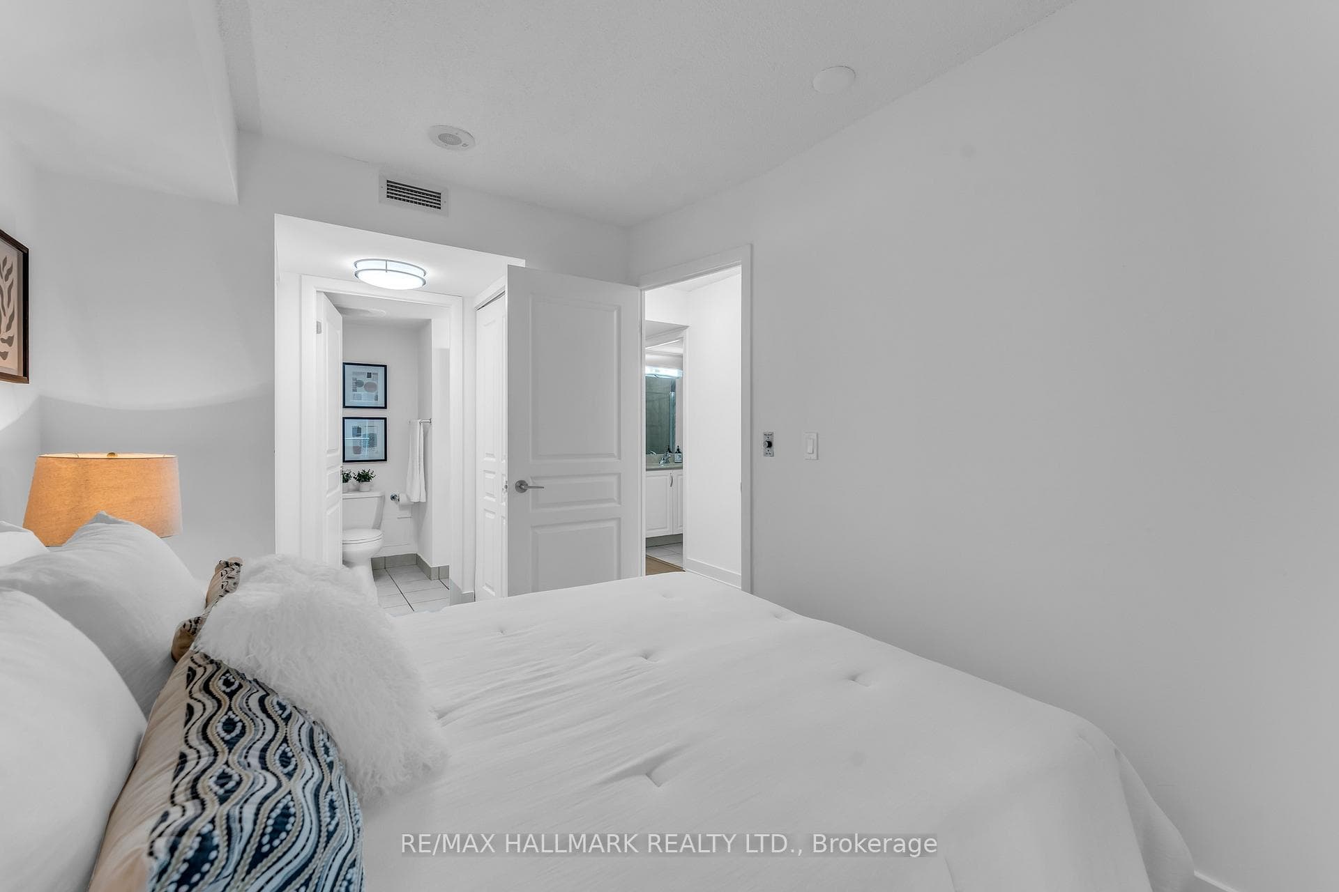 18 Yonge Street Unit 1214 photo 26