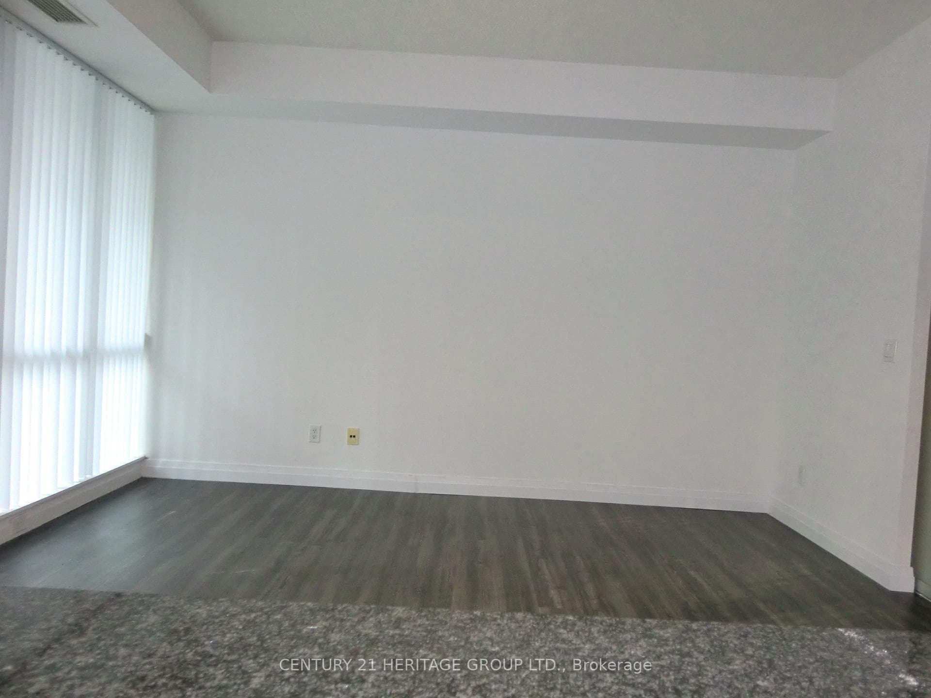 #1105 - Living Area