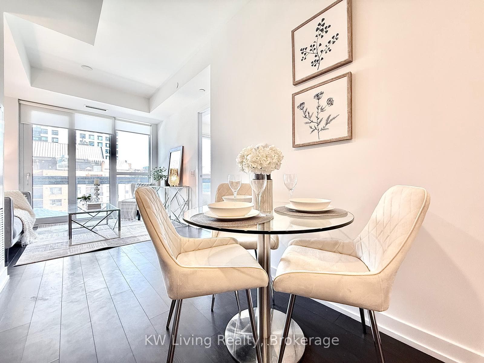 39 Roehampton Avenue Unit 701 photo 4