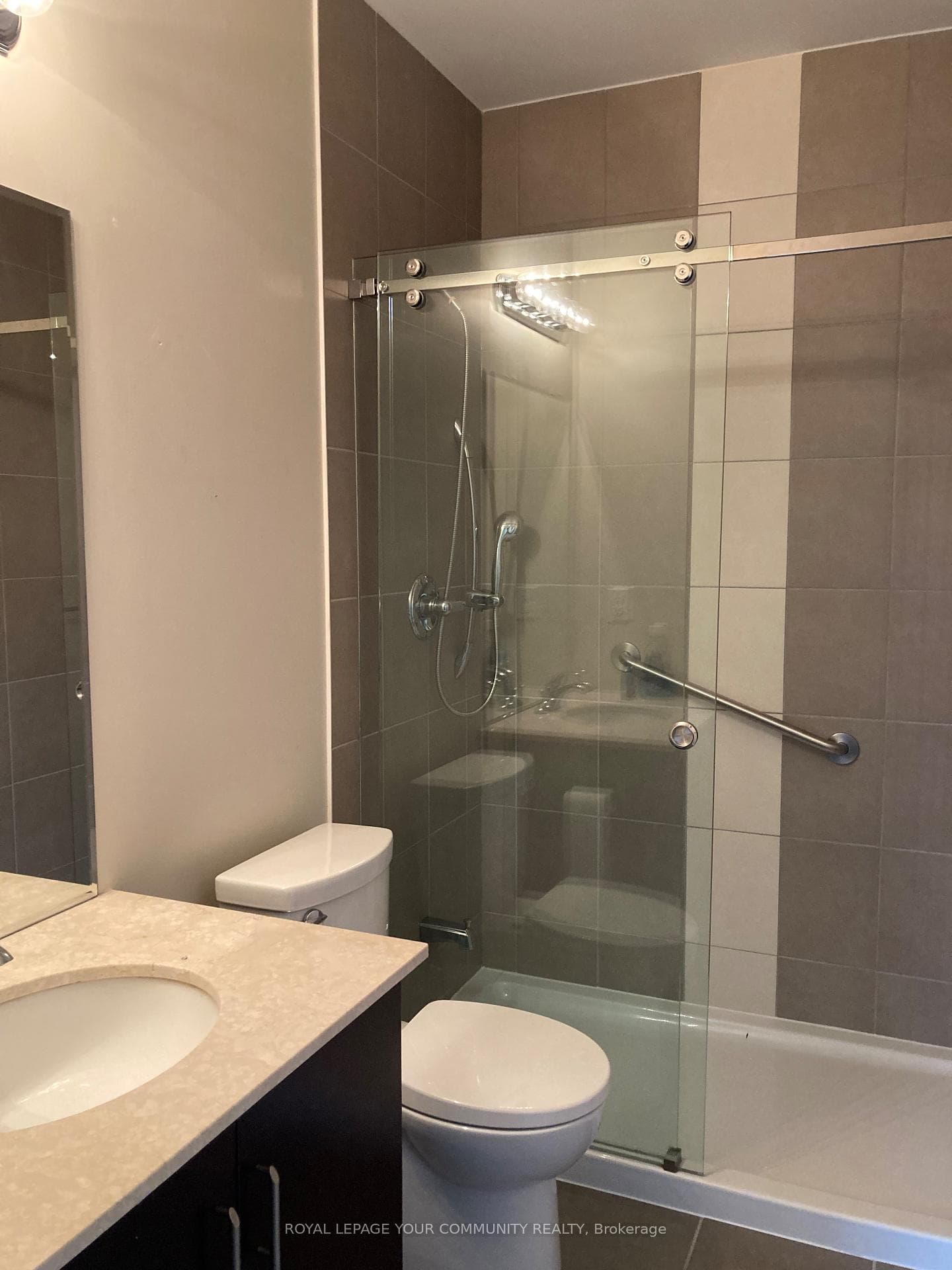 9255 Jane Street Unit 201 photo 12