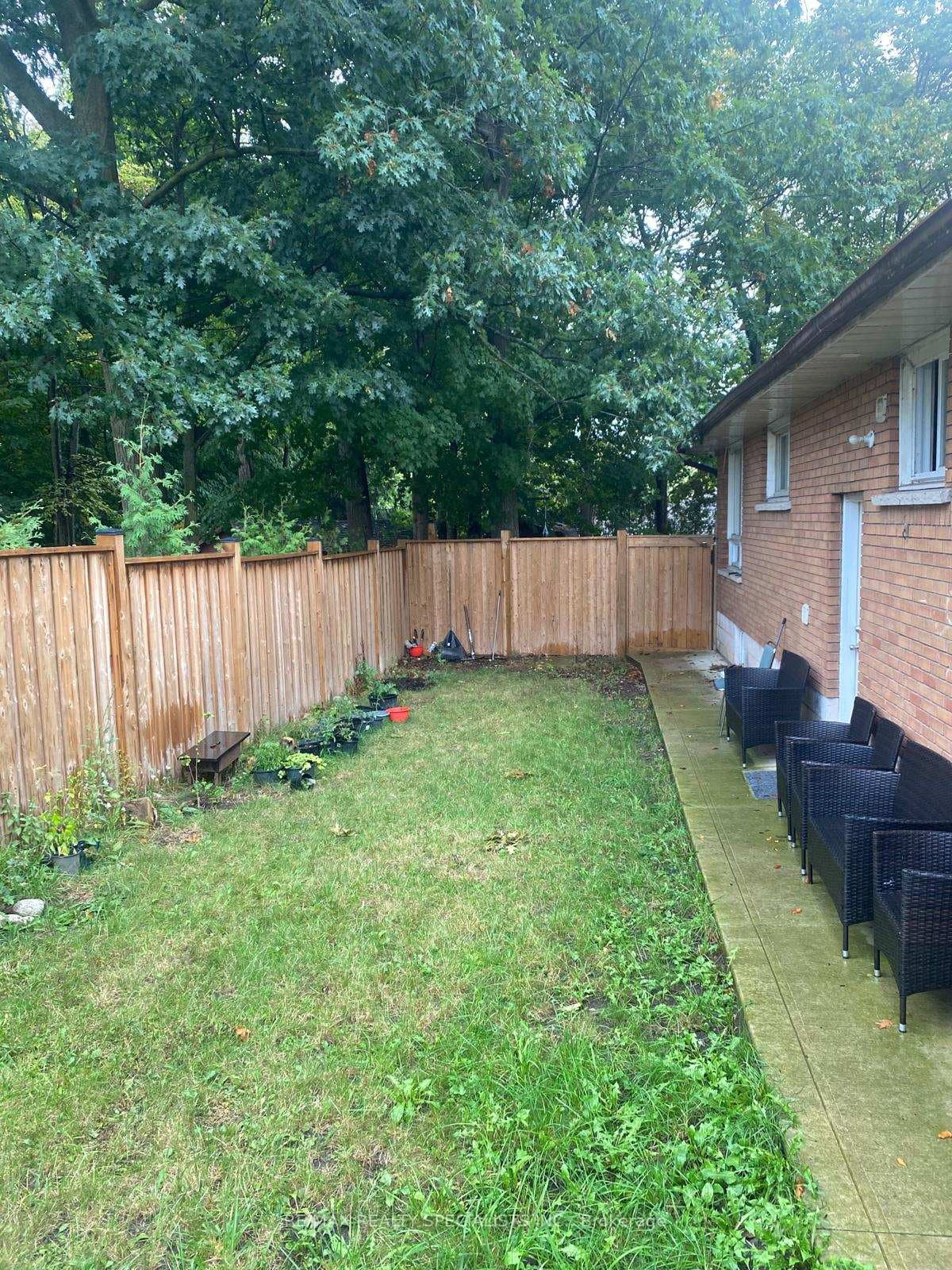 8755 Tremaine Road photo 29