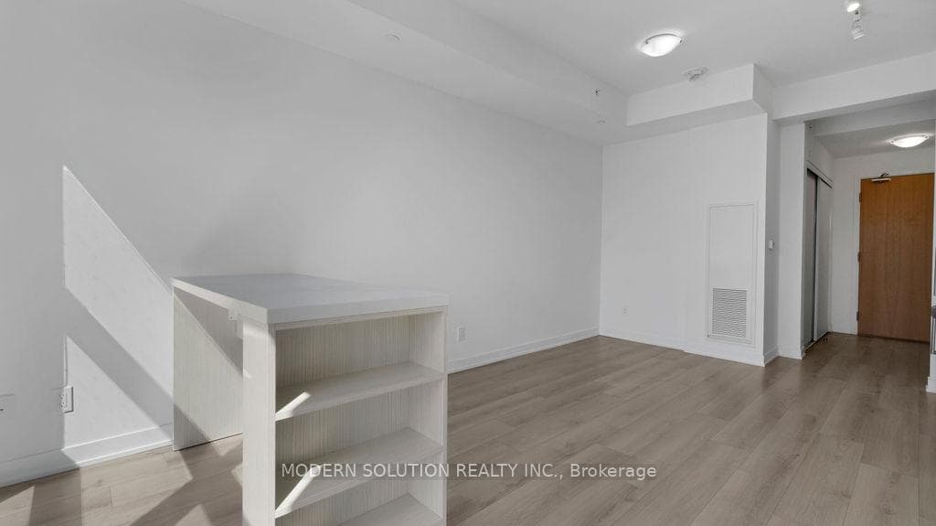 1787 St Clair Avenue Unit 308 photo 8