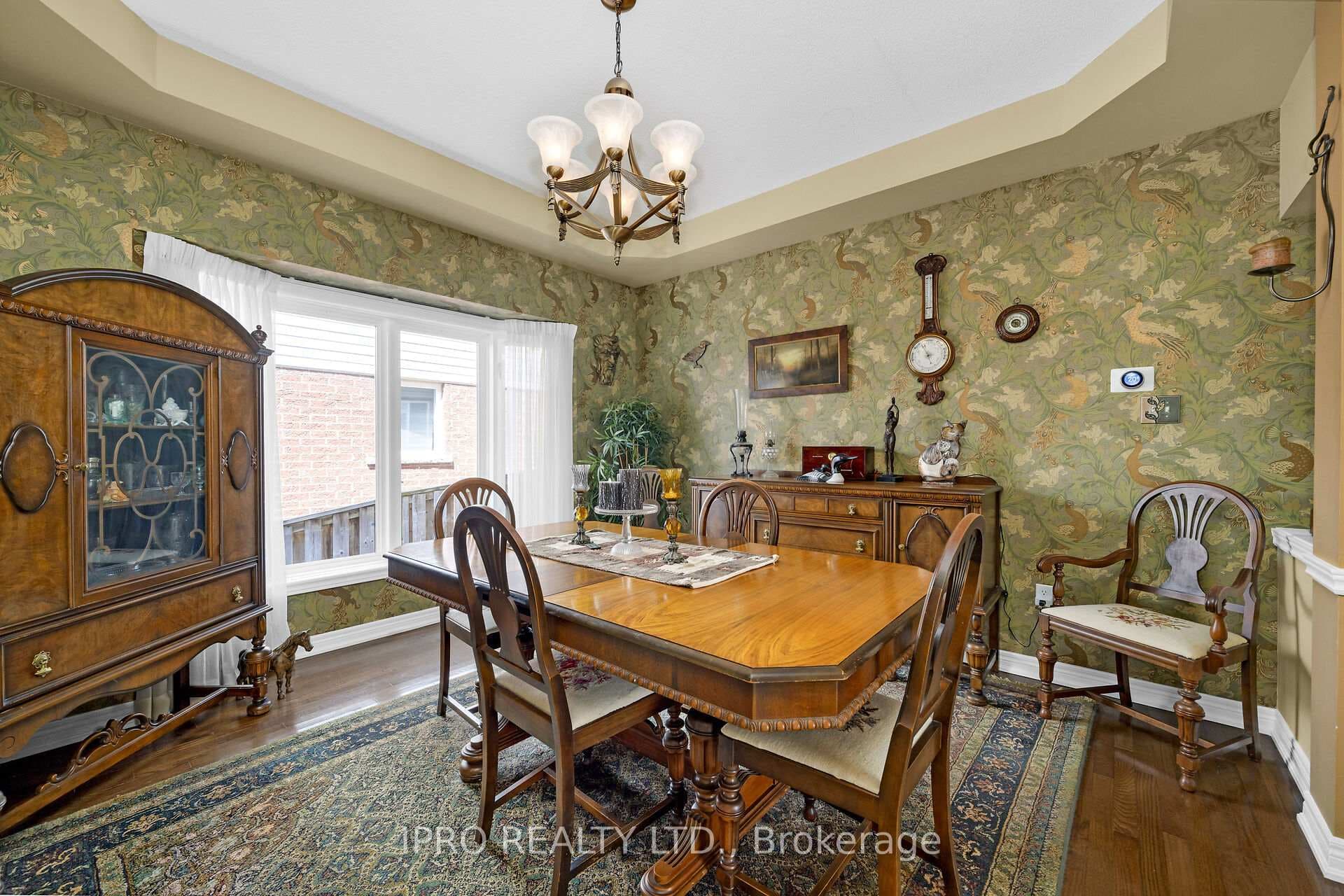 229 Acton Boulevard photo 10