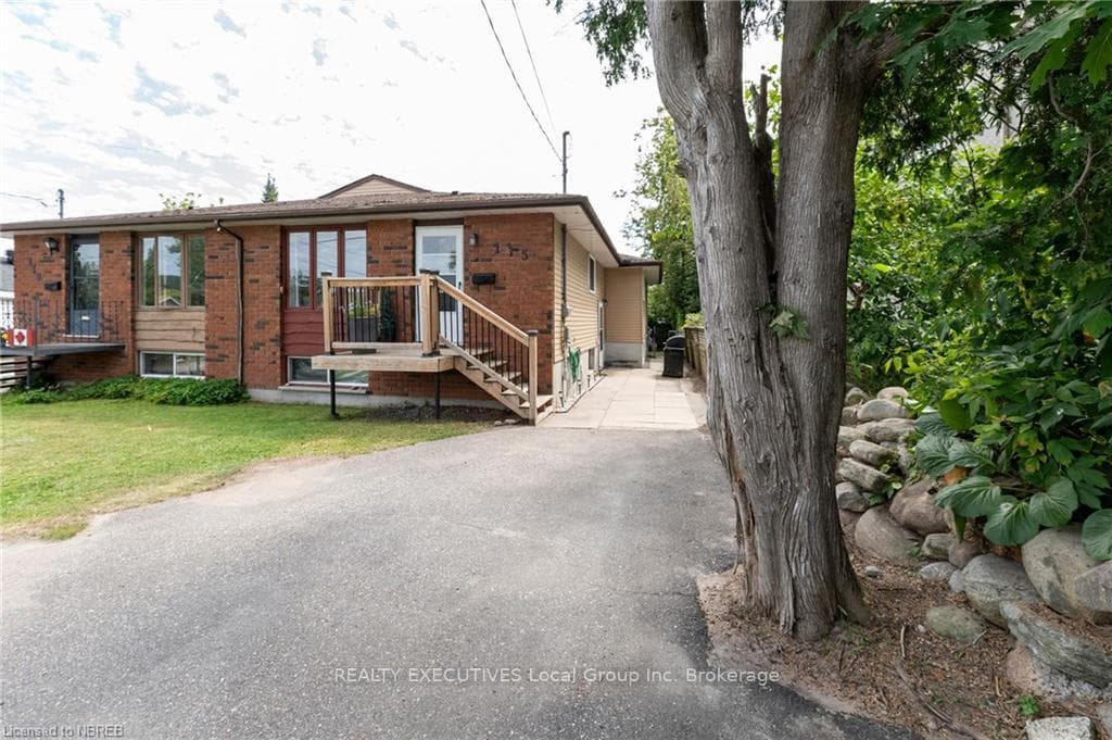115 HILLCREST Avenue photo 1