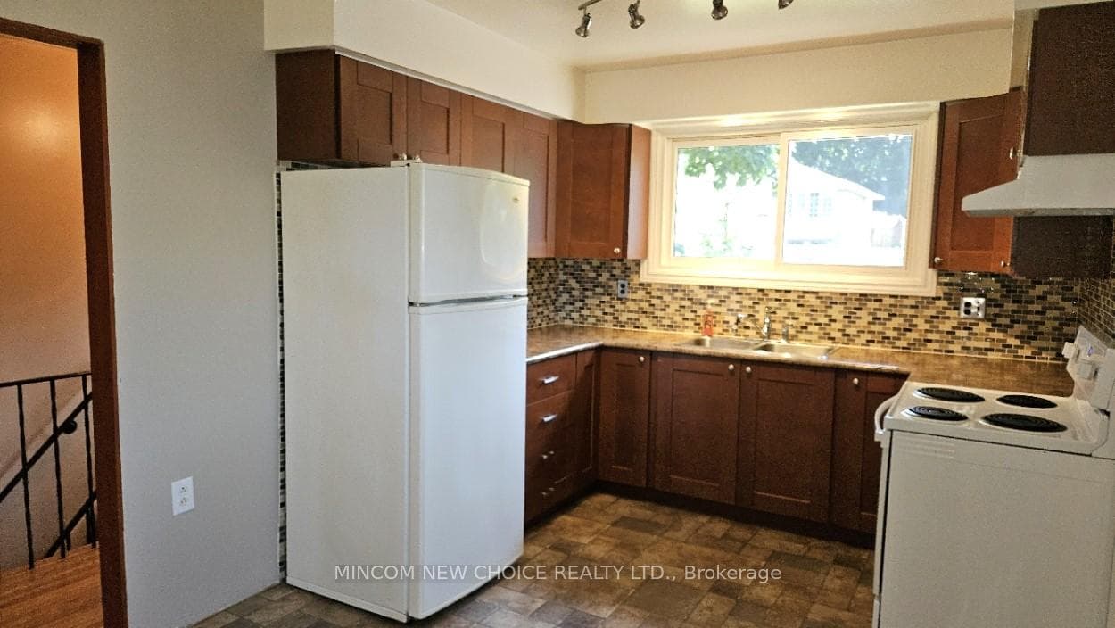 Kitchen, Glass Backsplash