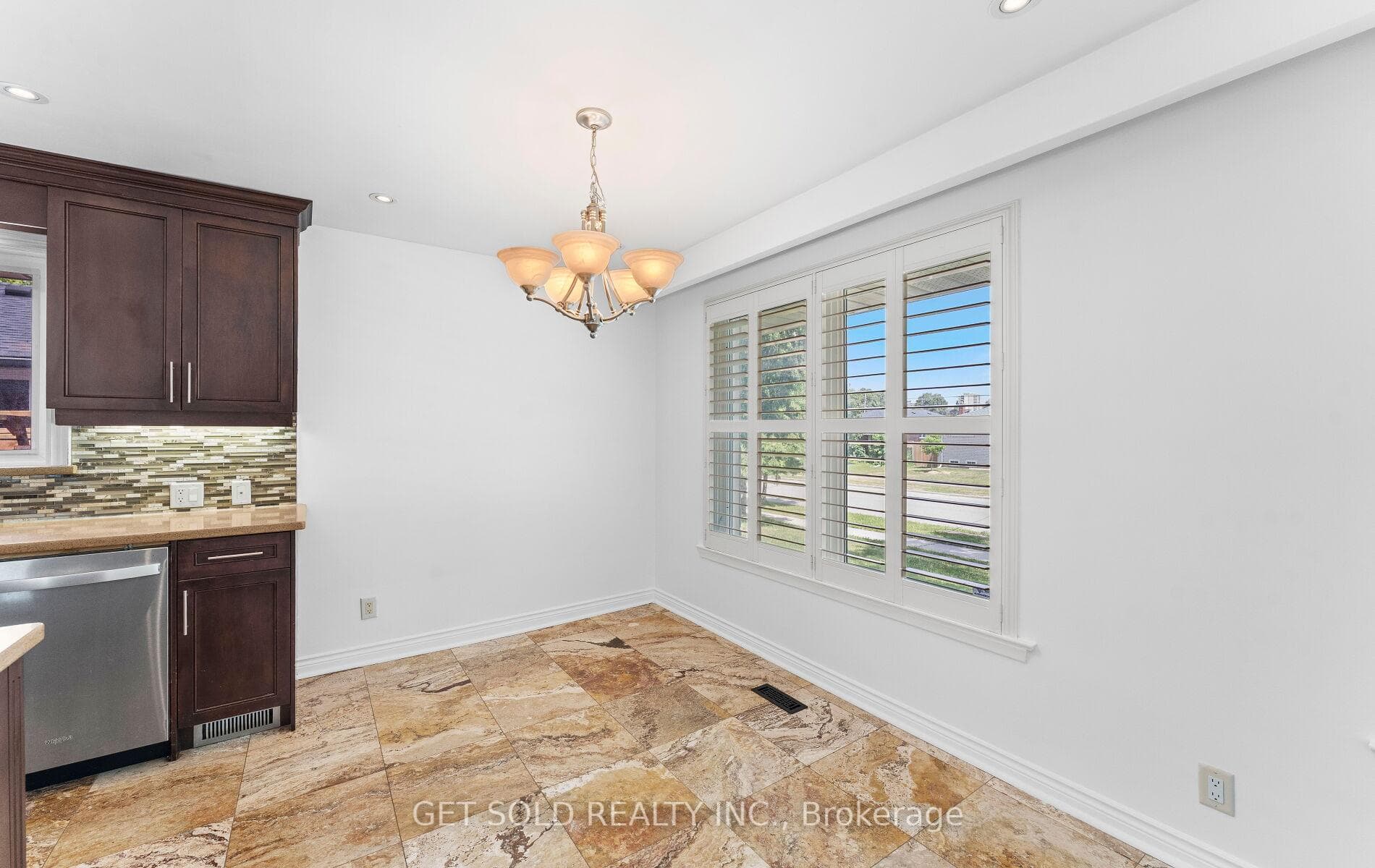 90 Celestine Drive photo 11