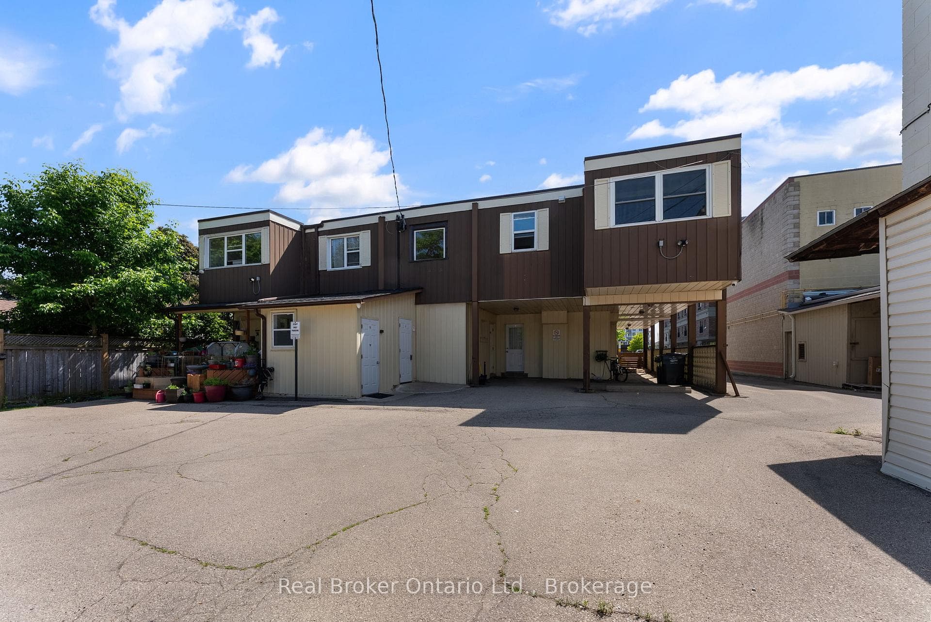 985 Kingsway Drive Unit 5 photo 18