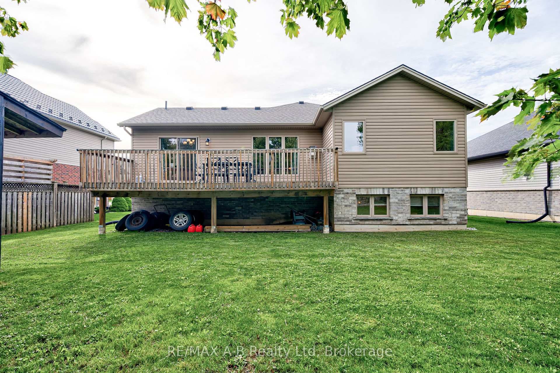 79 Sylvia Street photo 39