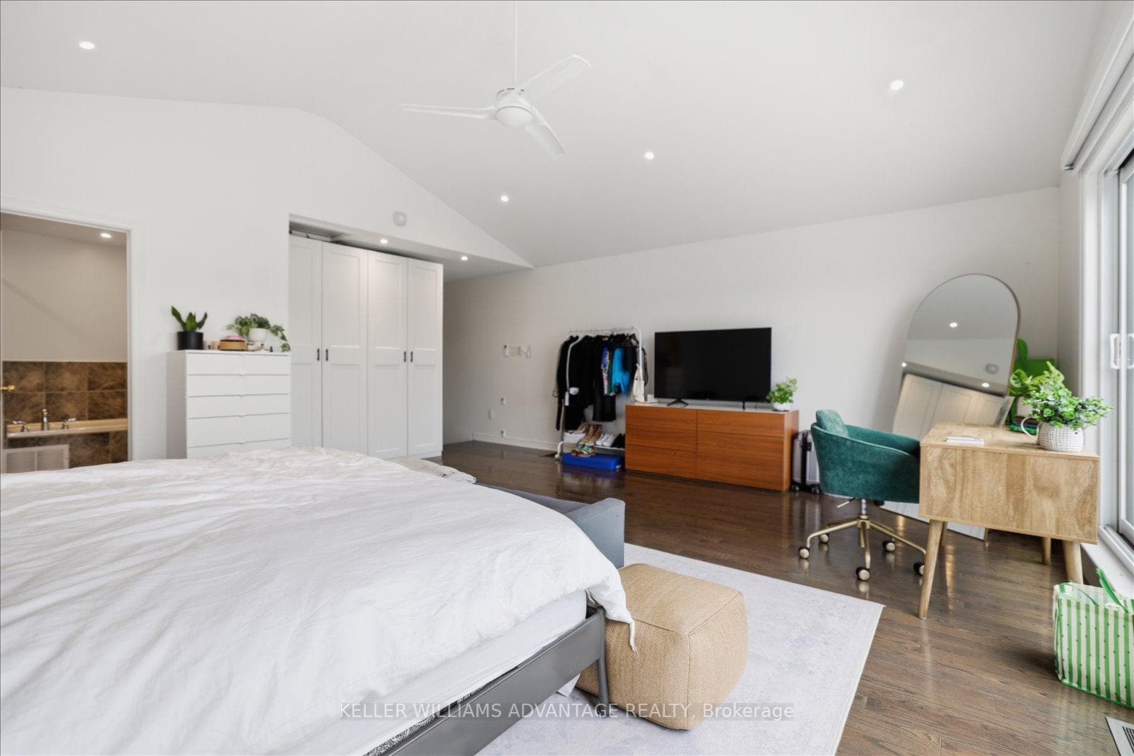 40 Sarah Ashbridge Avenue Unit Main photo 32