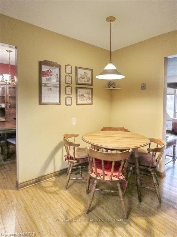 228 SUFFOLK Place photo 13