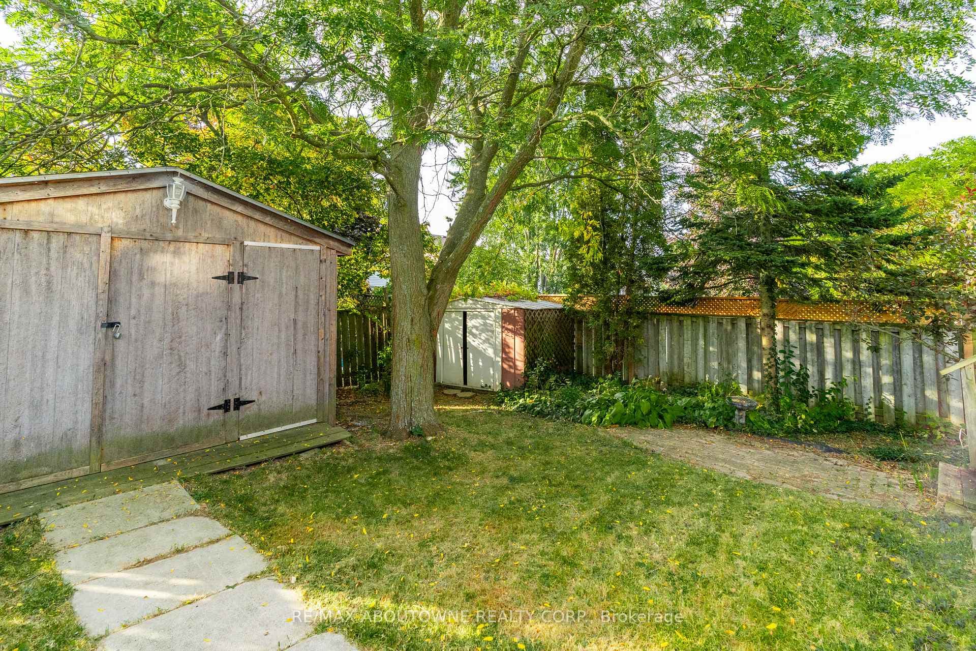 20 Moss Place photo 32