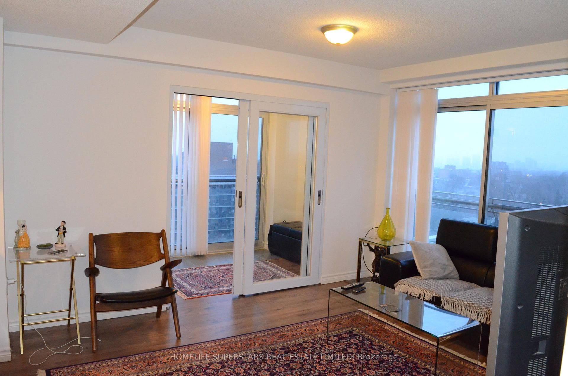 15 Maplewood Avenue Unit 1011 photo 4