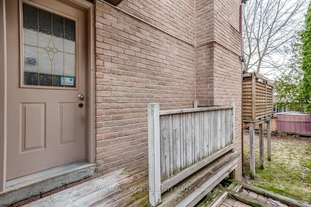 383 Erin Trail photo 18
