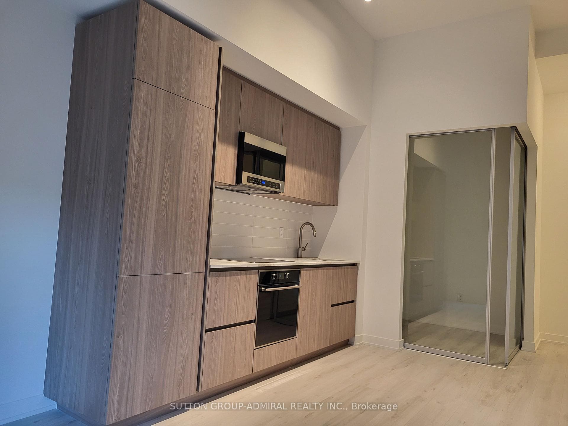 120 Broadway Avenue Unit 403 photo 1