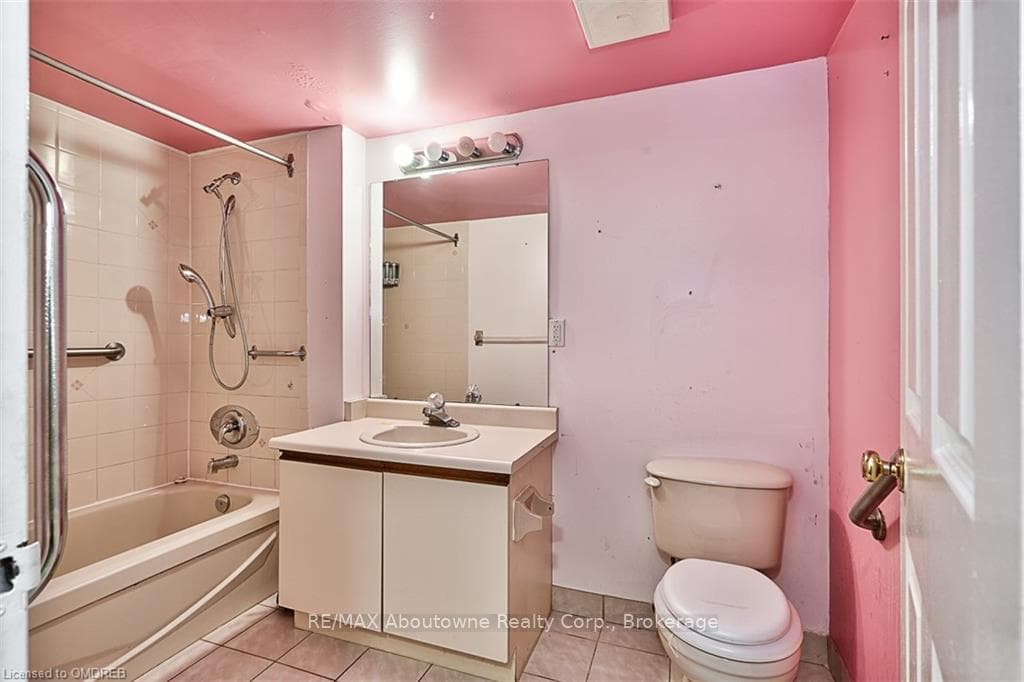 100 BRONTE Road Unit 407 photo 13
