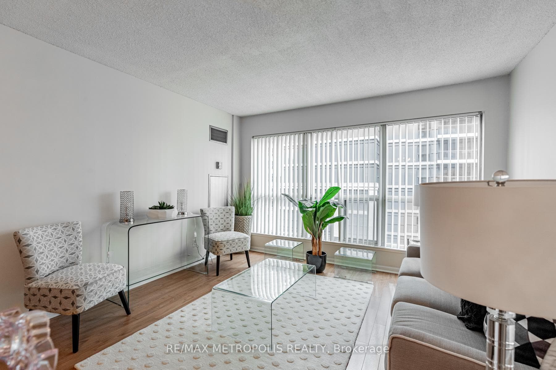 7 Carlton Street Unit 601 photo 13