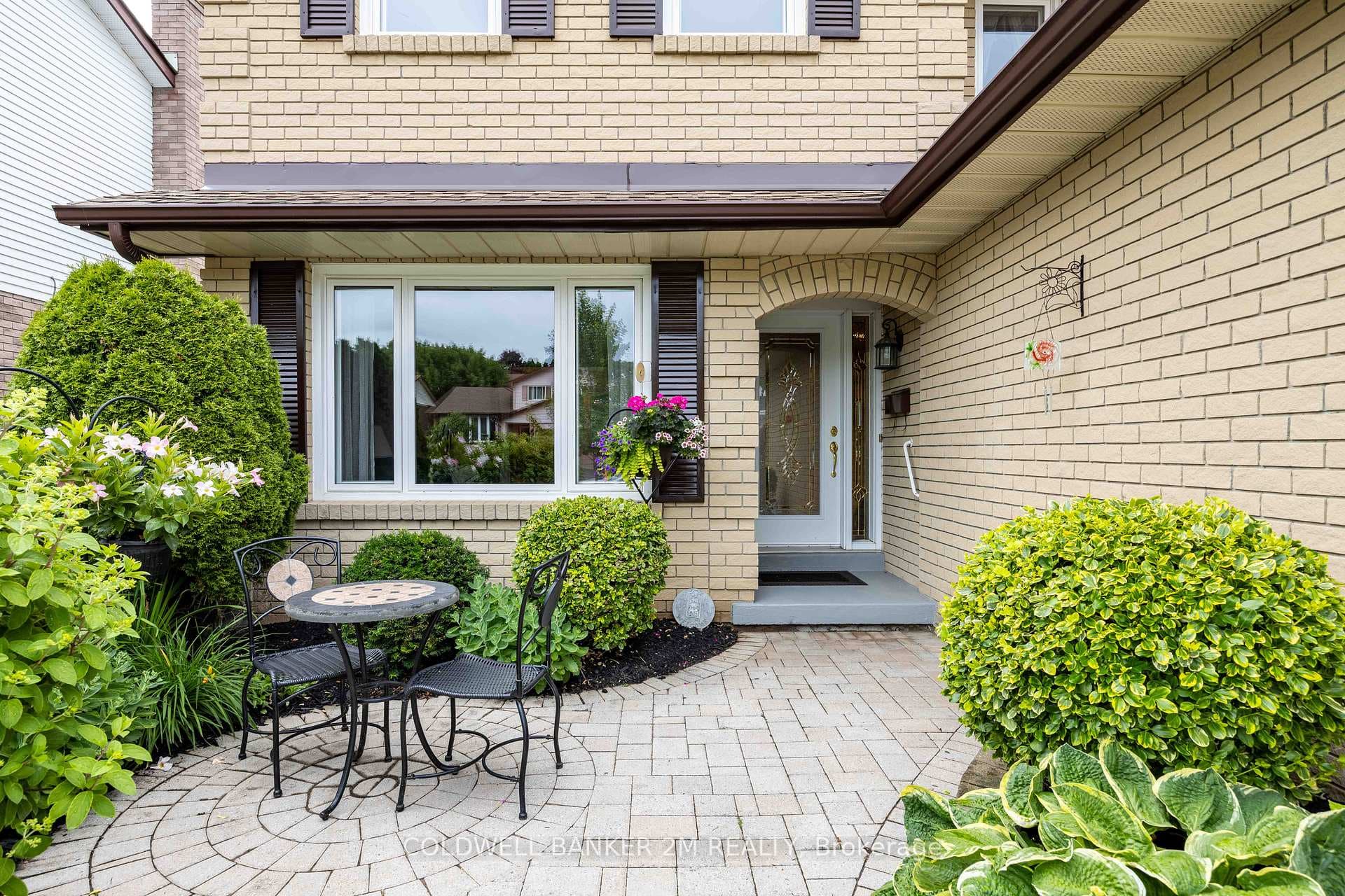 366 Dickens Drive photo 3