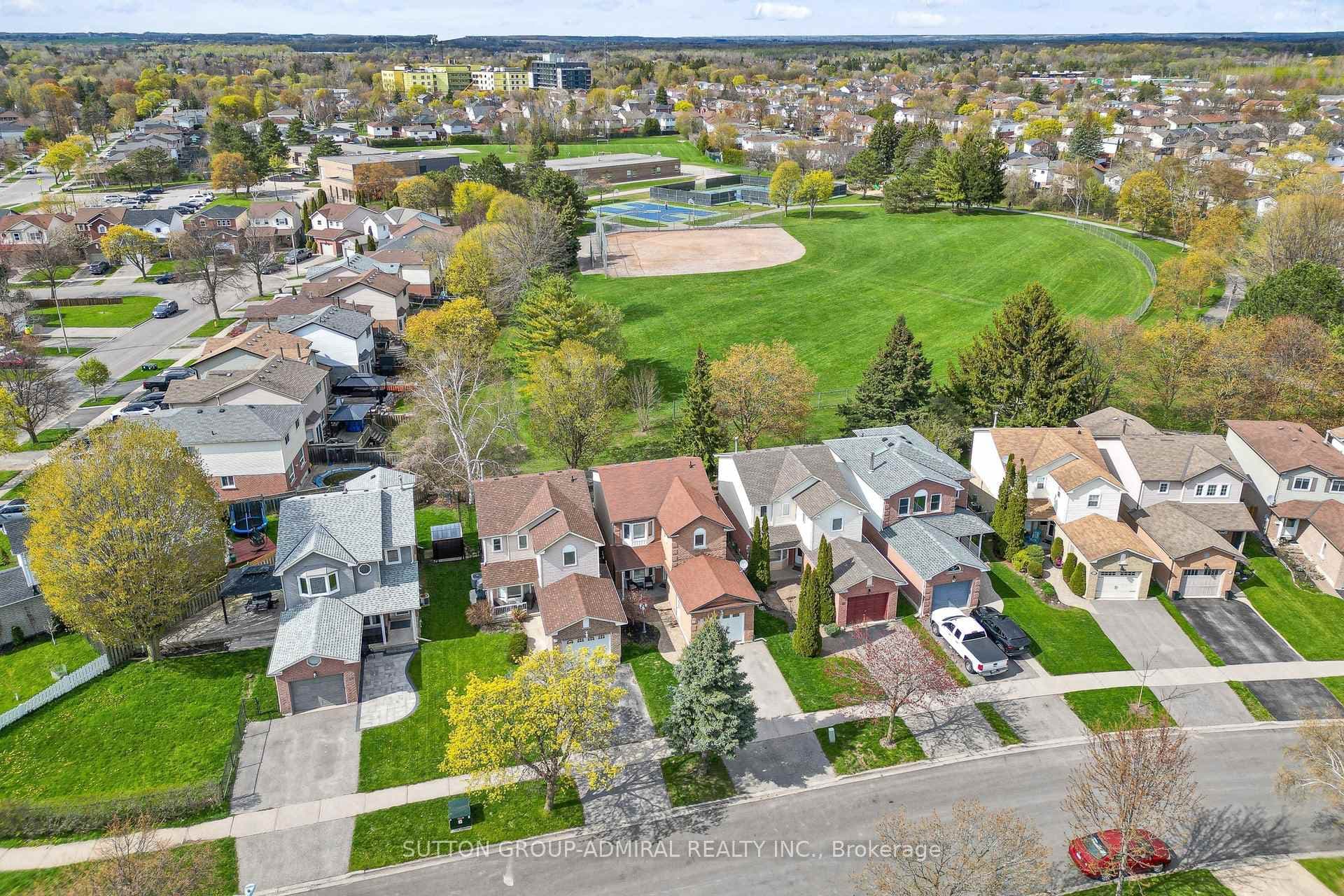 14 Windham Crescent photo 2