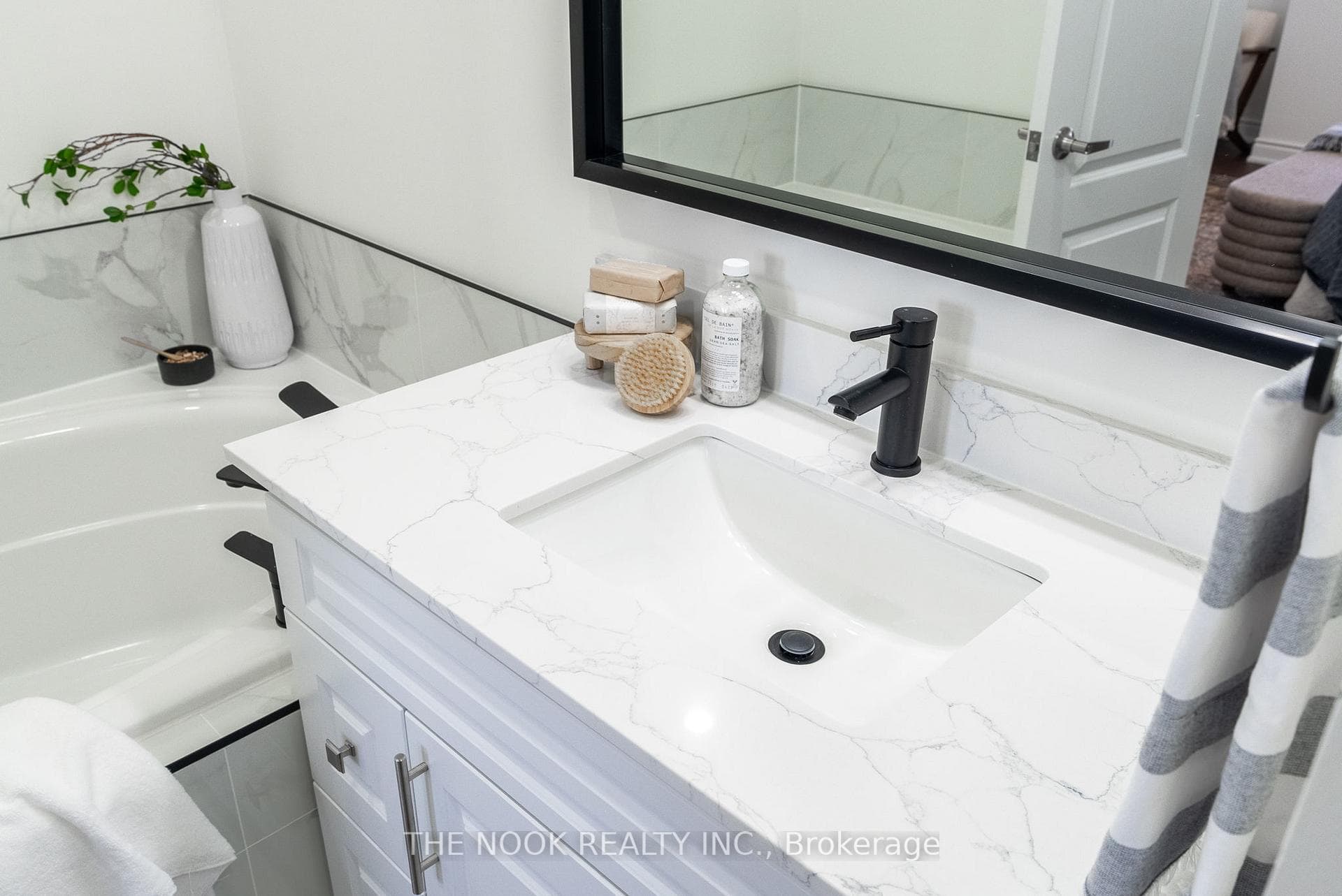 69 Plantation Court photo 25
